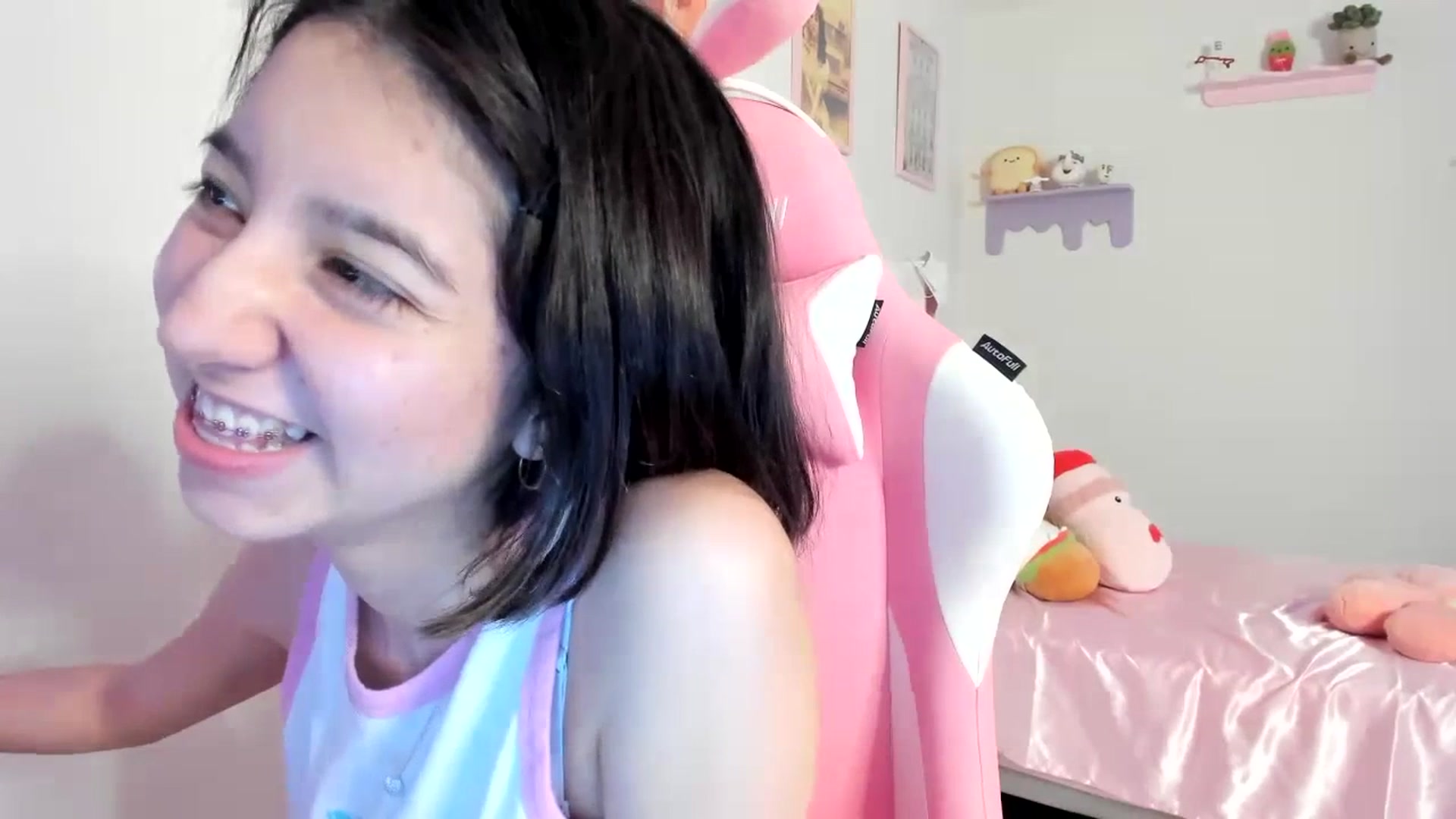 Gallery image thumbnail from Cherrycute666's myfreecams stream on, 07/21/2023, 05:34 image 6 of 20