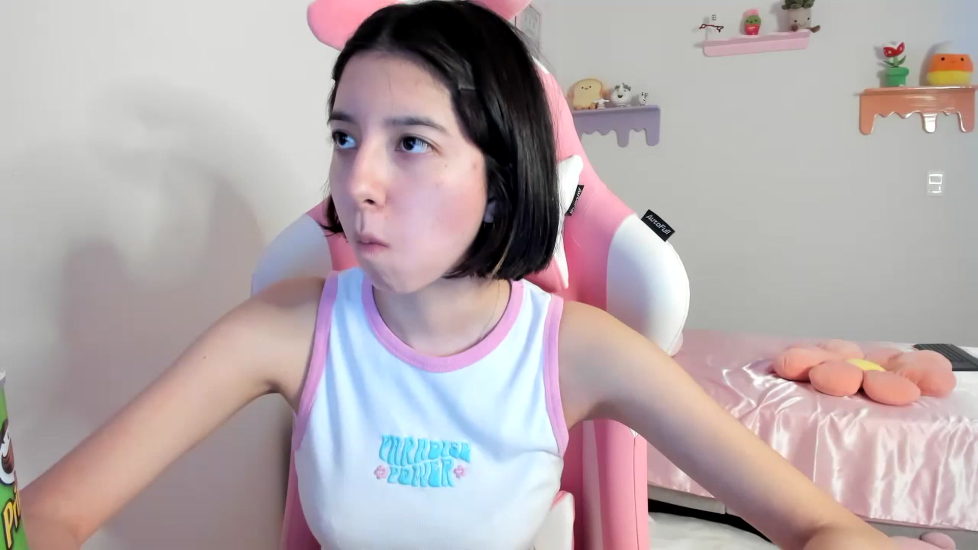 Gallery image thumbnail from Cherrycute666's myfreecams stream on, 07/21/2023, 07:24 image 16 of 20