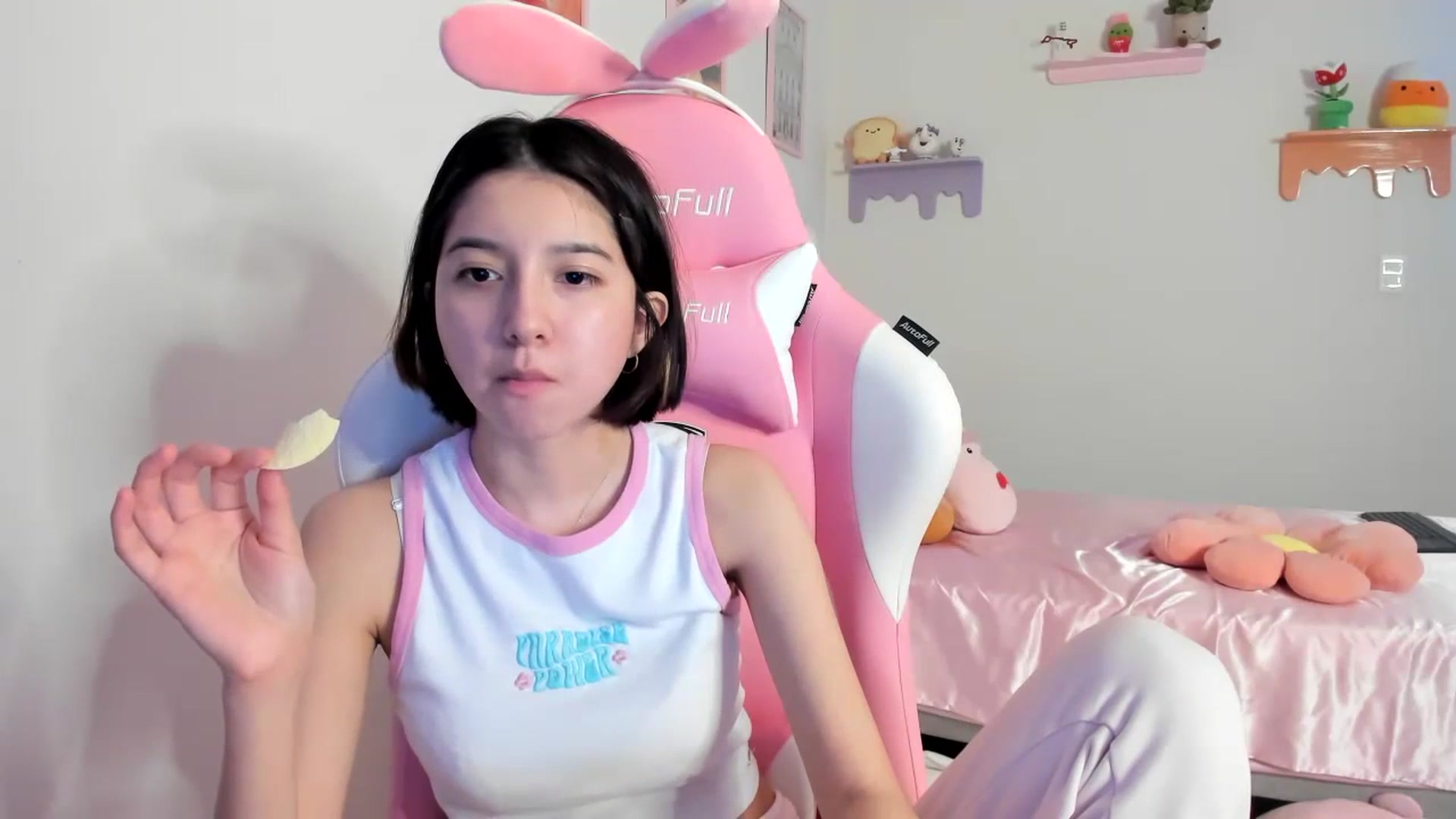 Gallery image thumbnail from Cherrycute666's myfreecams stream on, 07/21/2023, 07:24 image 18 of 20