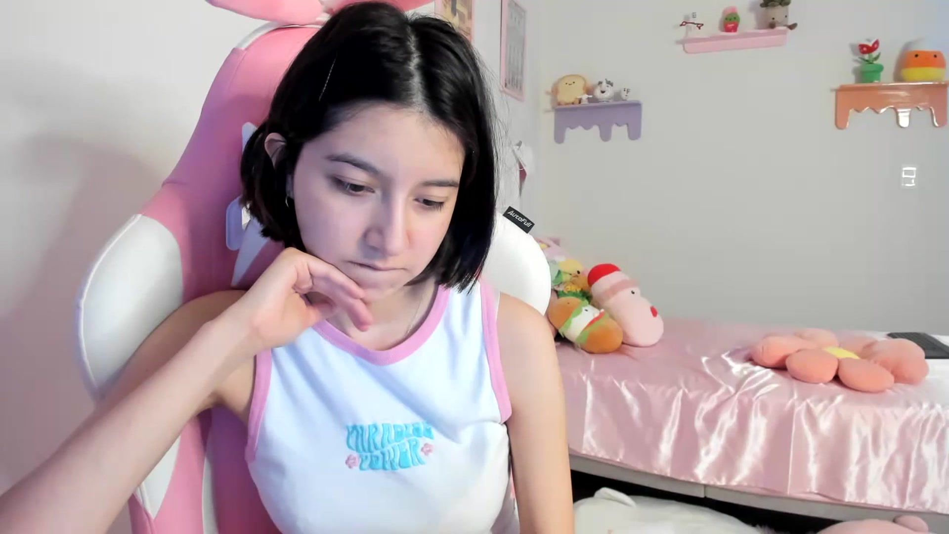 Gallery image thumbnail from Cherrycute666's myfreecams stream on, 07/21/2023, 07:24 image 15 of 20