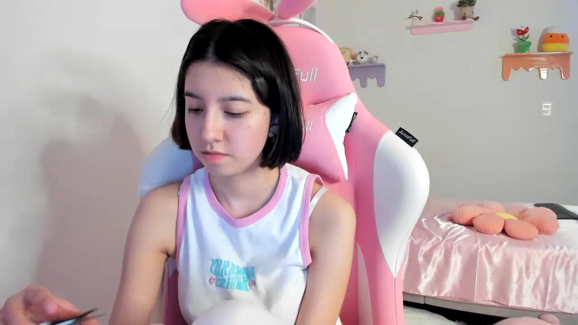 Gallery image thumbnail from Cherrycute666's myfreecams stream on, 07/21/2023, 07:24 image 13 of 20