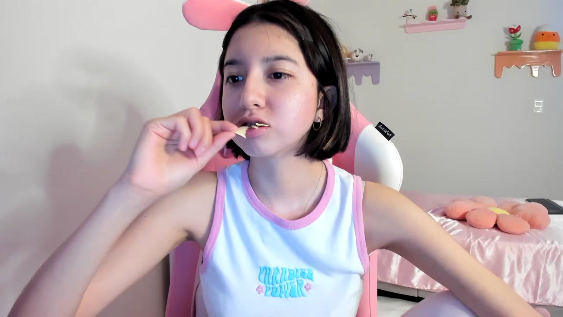 Gallery image thumbnail from Cherrycute666's myfreecams stream on, 07/21/2023, 07:24 image 19 of 20