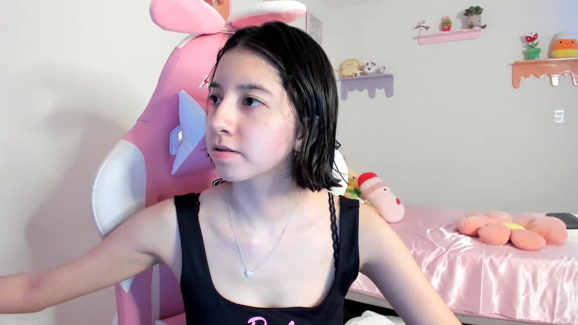 Gallery image thumbnail from Cherrycute666's myfreecams stream on, 07/21/2023, 09:01 image 10 of 20