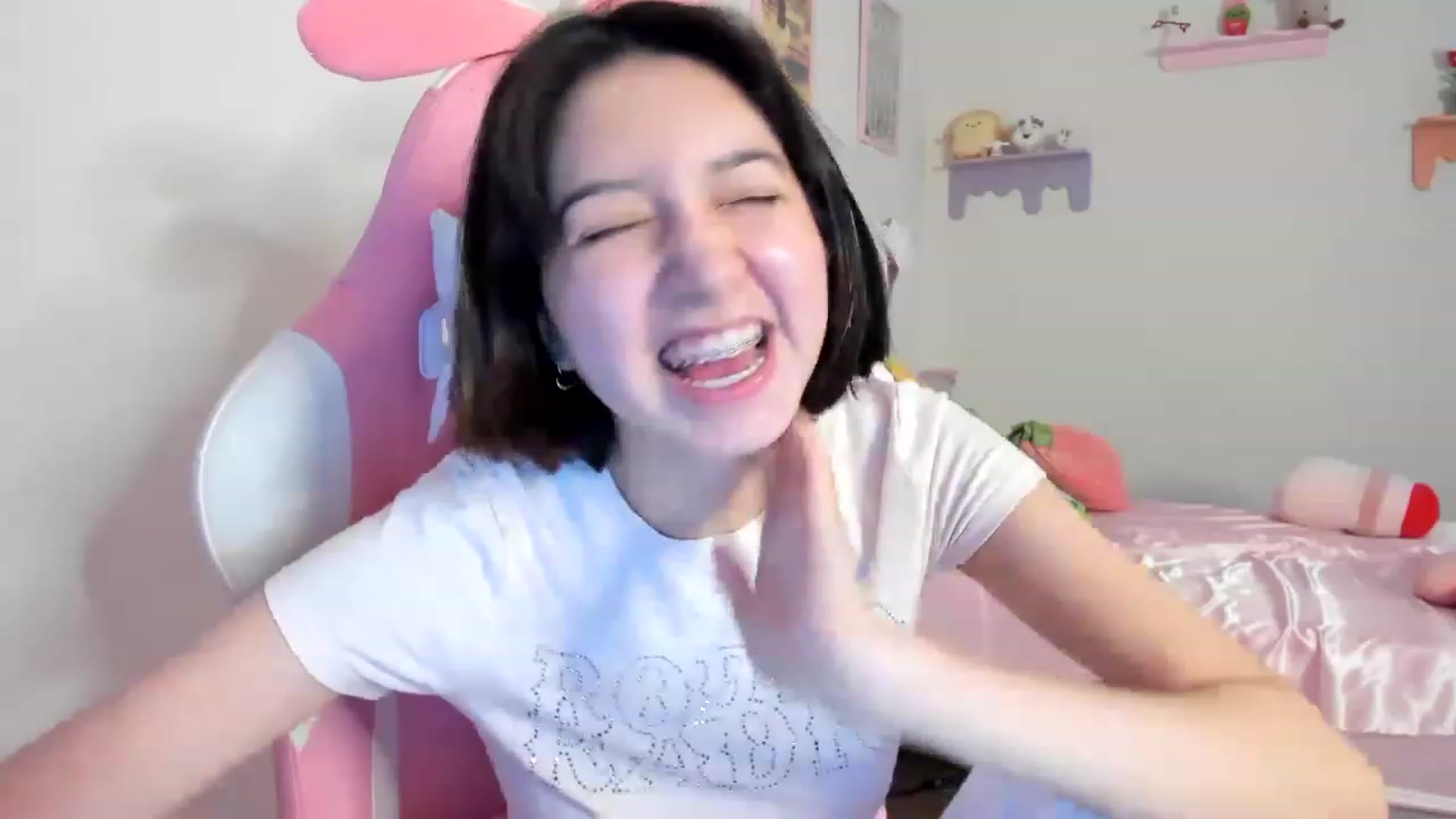 Gallery image thumbnail from Cherrycute666's myfreecams stream on, 07/23/2023, 07:13 image 3 of 20