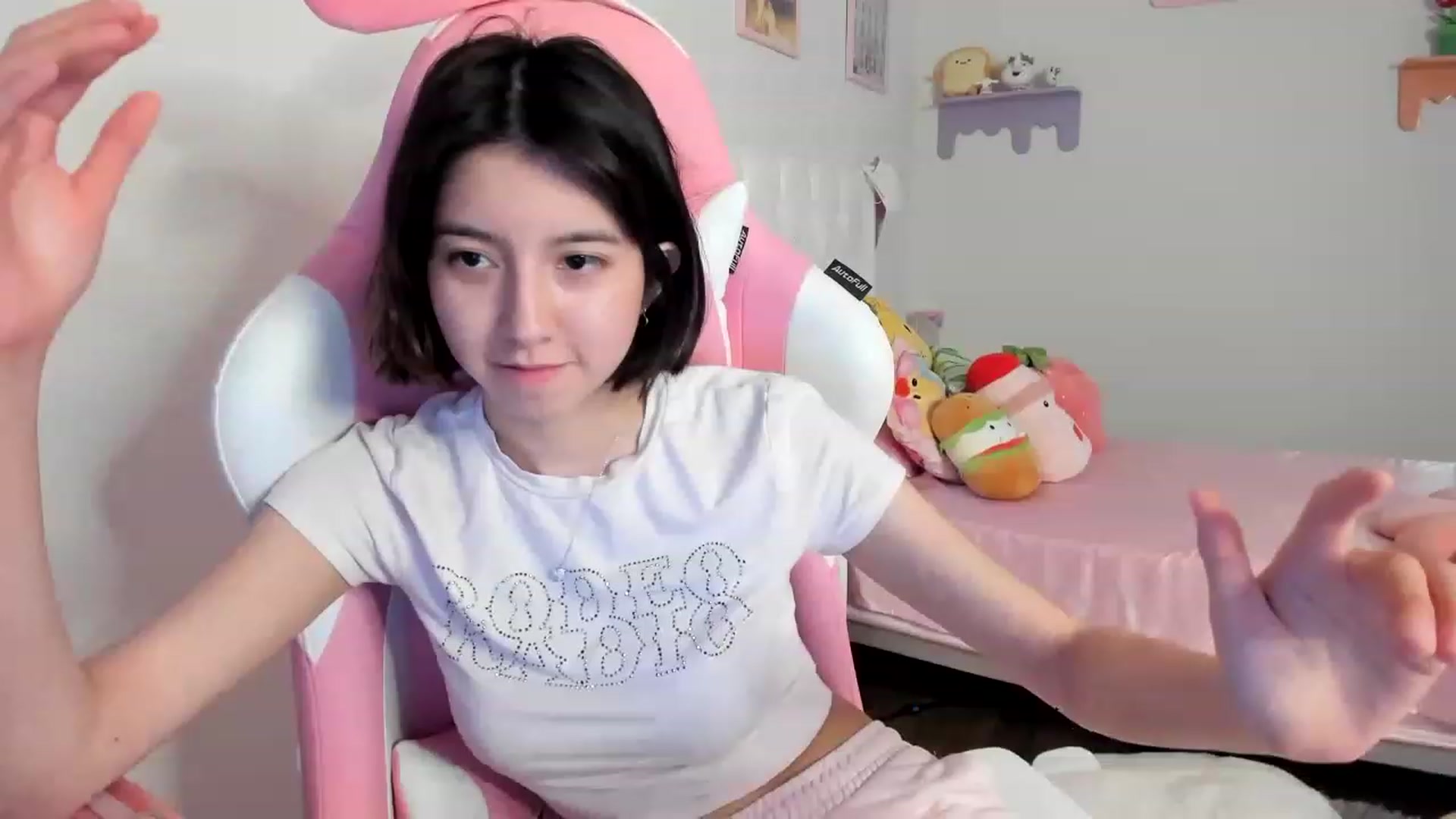 Gallery image thumbnail from Cherrycute666's myfreecams stream on, 07/23/2023, 07:13 image 2 of 20