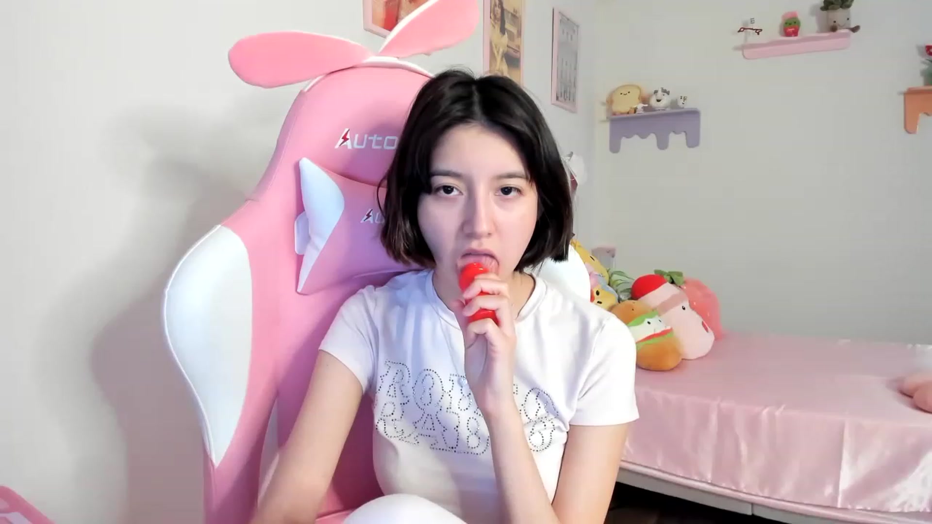 Gallery image thumbnail from Cherrycute666's myfreecams stream on, 07/23/2023, 07:13 image 1 of 20