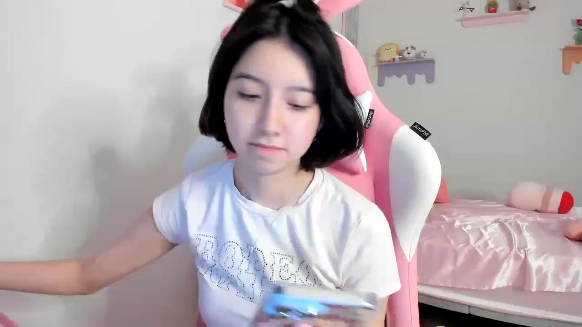 Gallery image thumbnail from Cherrycute666's myfreecams stream on, 07/23/2023, 07:13 image 6 of 20