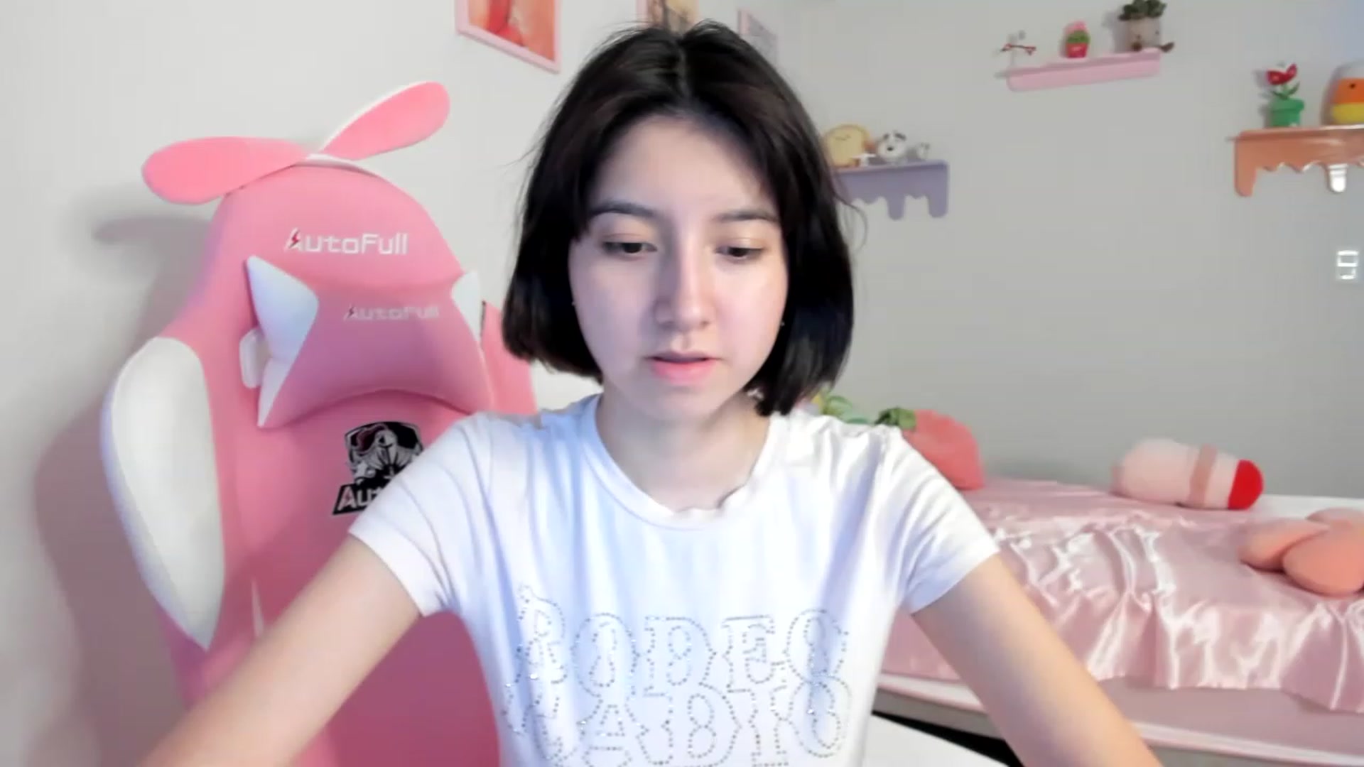 Gallery image thumbnail from Cherrycute666's myfreecams stream on, 07/23/2023, 10:39 image 15 of 20