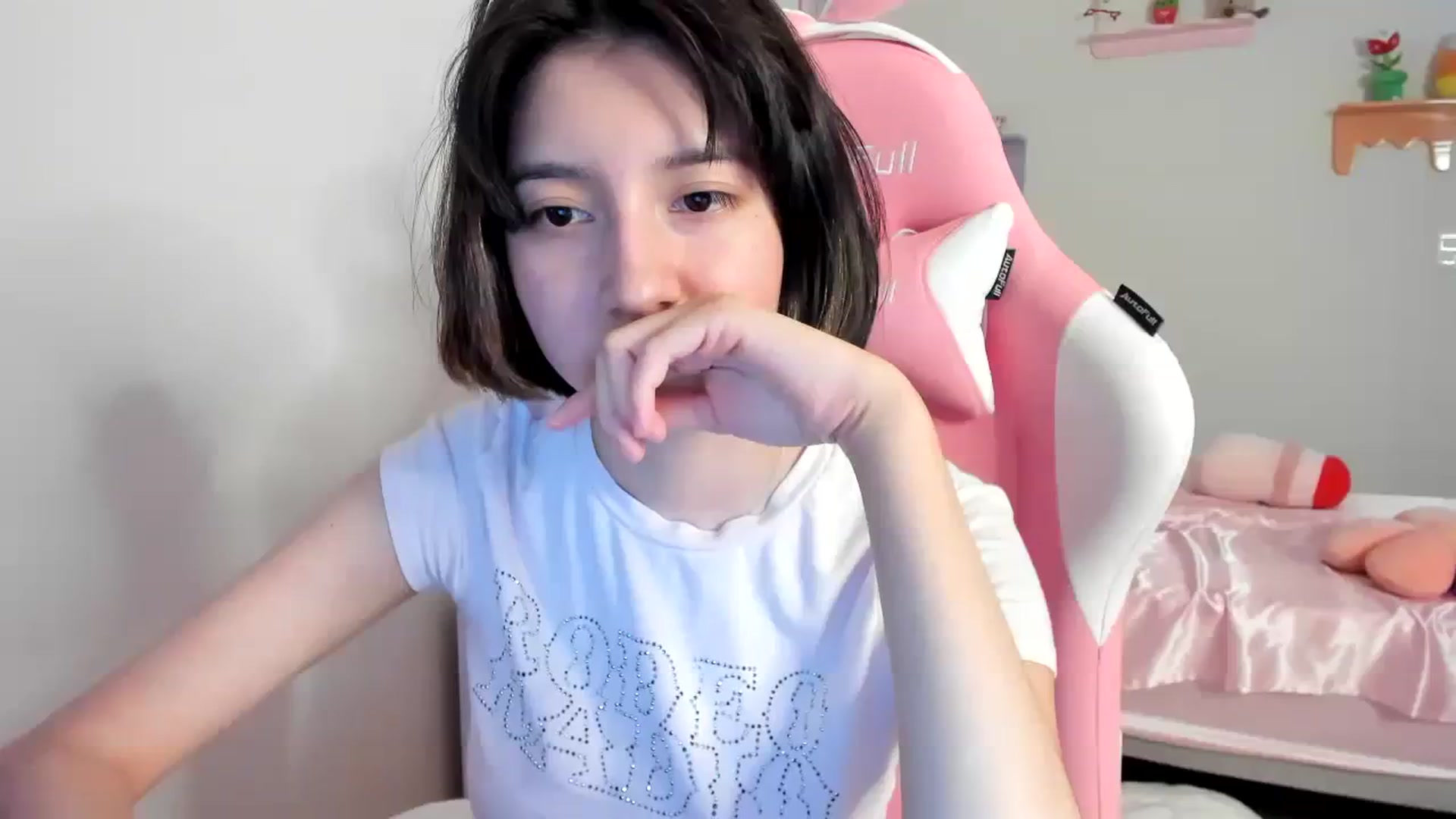 Gallery image thumbnail from Cherrycute666's myfreecams stream on, 07/23/2023, 11:31 image 19 of 20