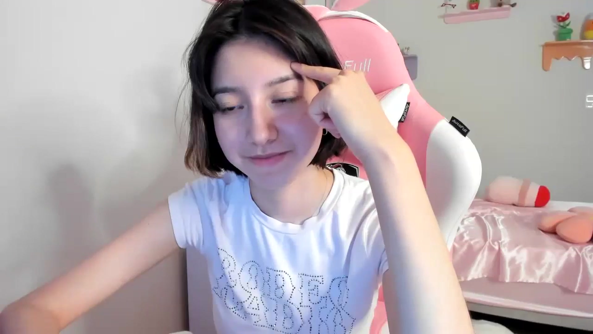 Gallery image thumbnail from Cherrycute666's myfreecams stream on, 07/23/2023, 11:31 image 18 of 20