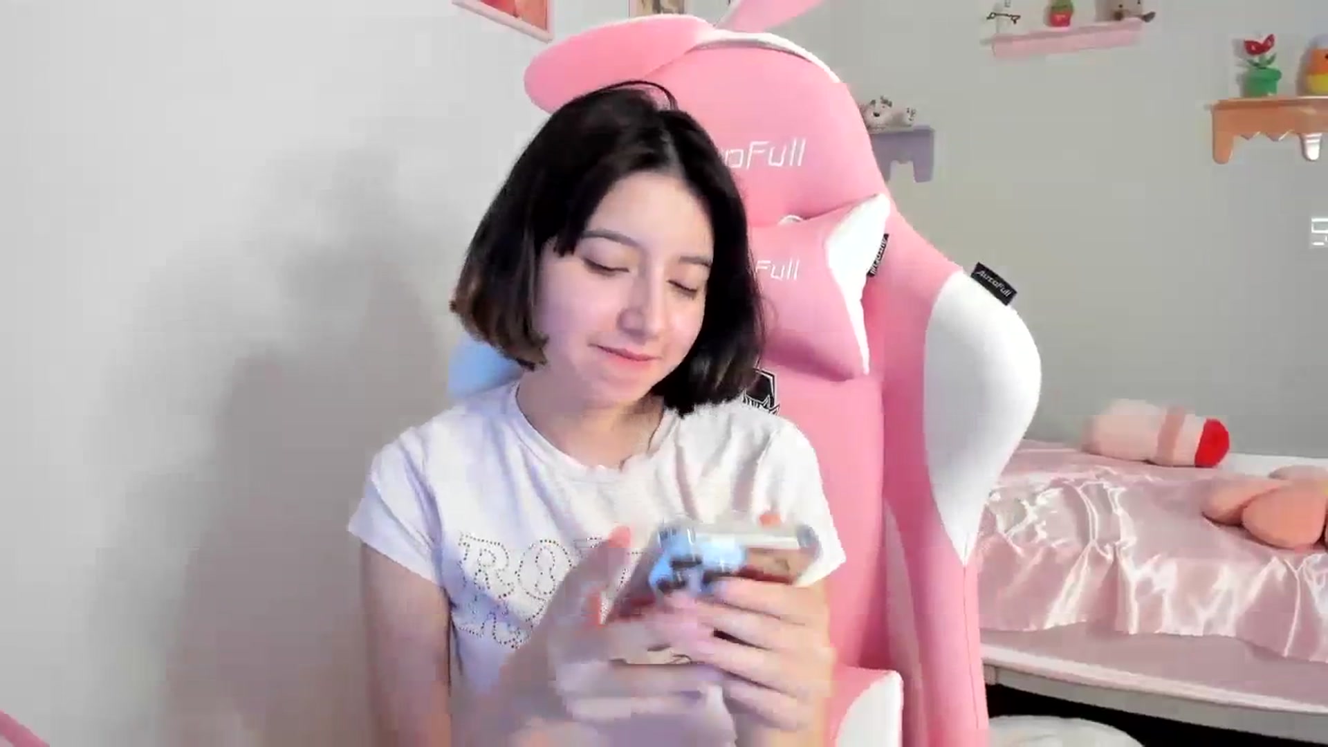 Gallery image thumbnail from Cherrycute666's myfreecams stream on, 07/23/2023, 11:31 image 20 of 20