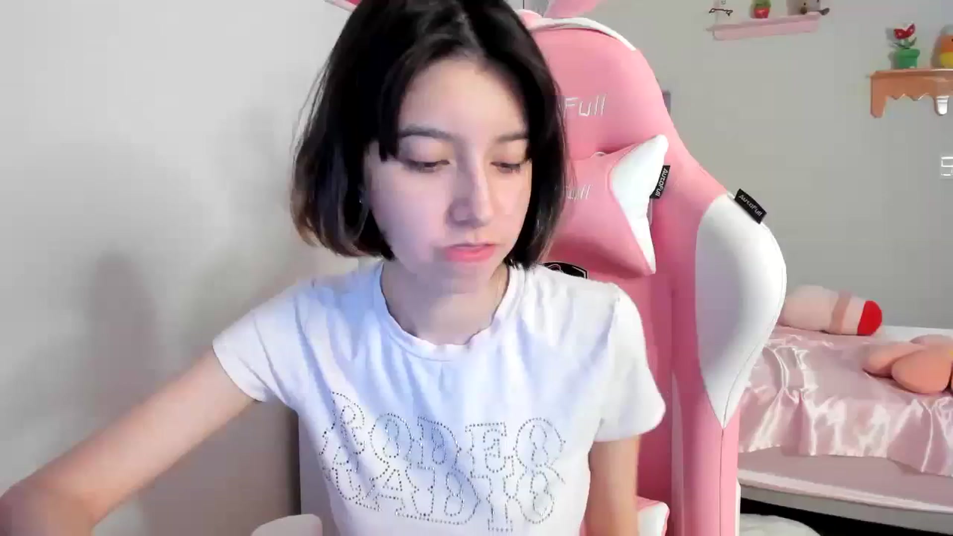 Gallery image thumbnail from Cherrycute666's myfreecams stream on, 07/23/2023, 11:31 image 14 of 20