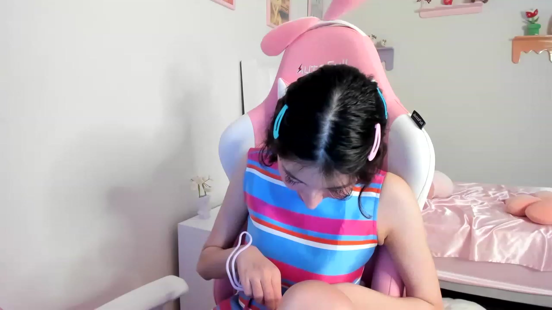 Gallery image thumbnail from Cherrycute666's myfreecams stream on, 07/24/2023, 04:31 image 15 of 20