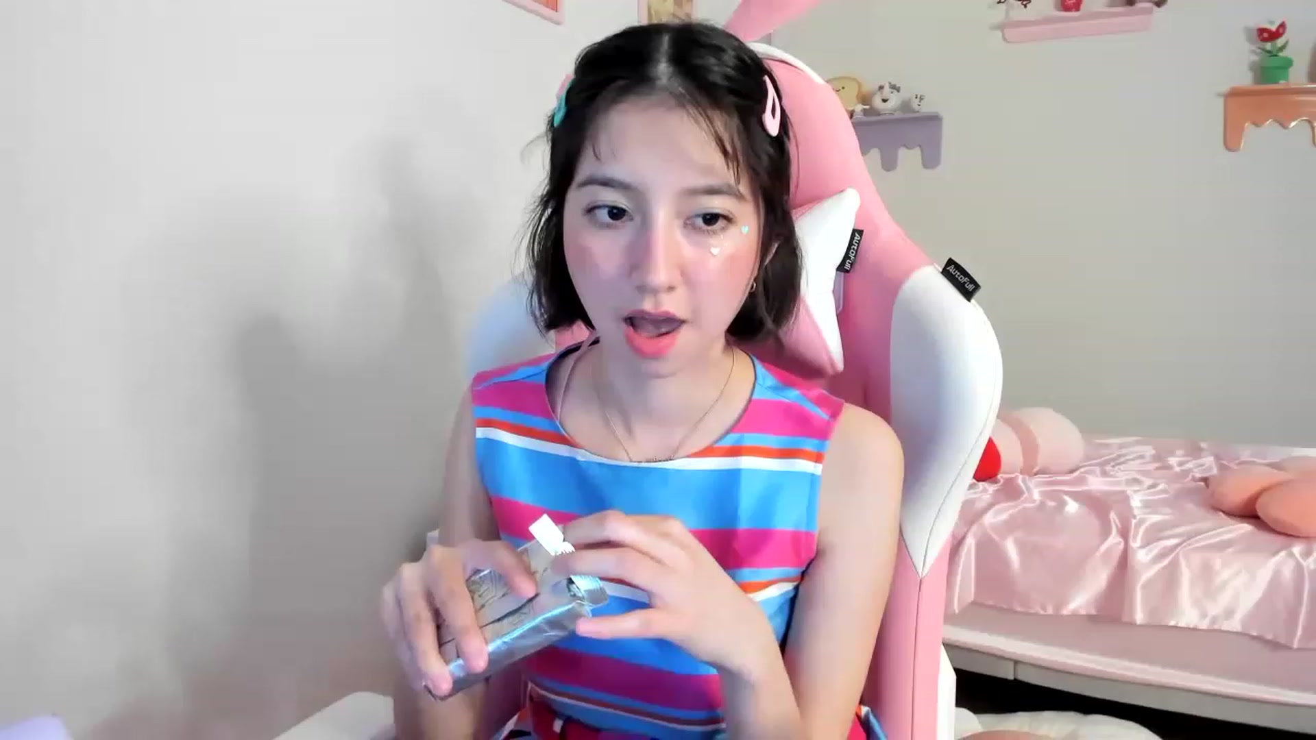 Gallery image thumbnail from Cherrycute666's myfreecams stream on, 07/24/2023, 04:31 image 13 of 20