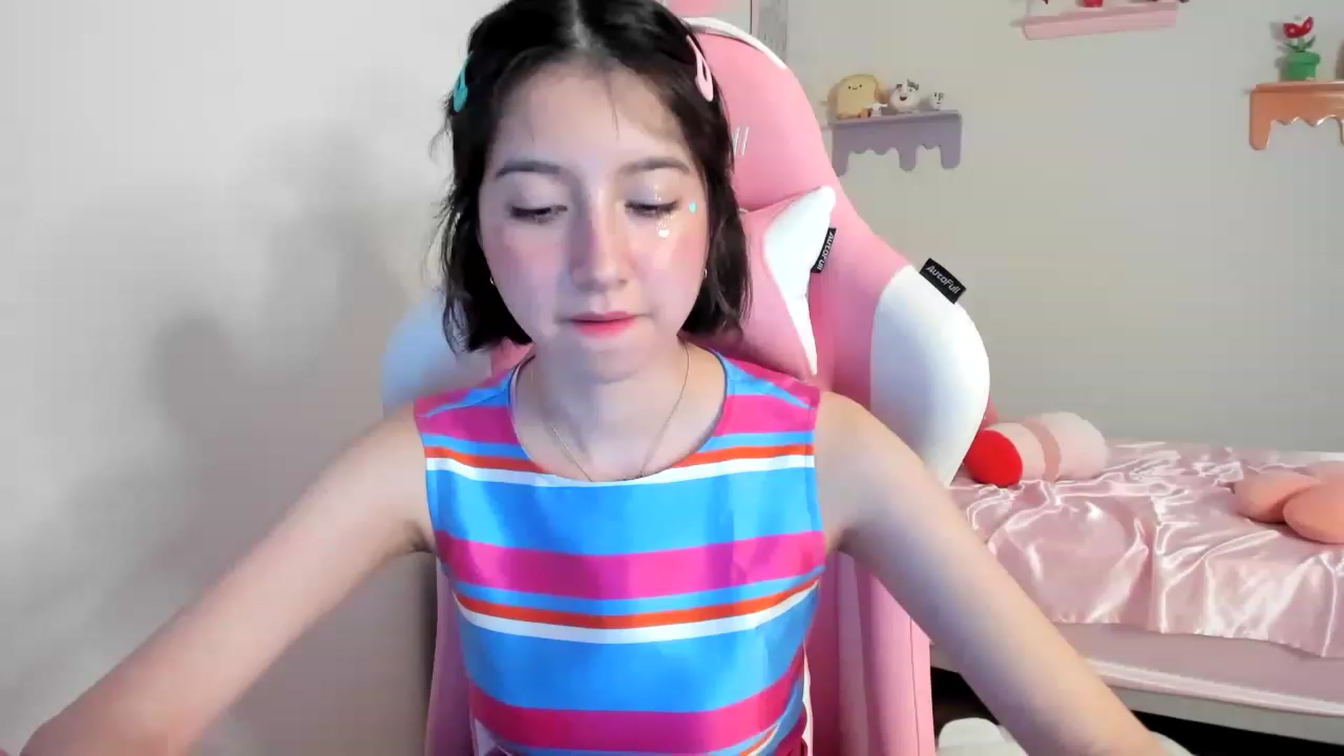 Gallery image thumbnail from Cherrycute666's myfreecams stream on, 07/24/2023, 04:31 image 11 of 20