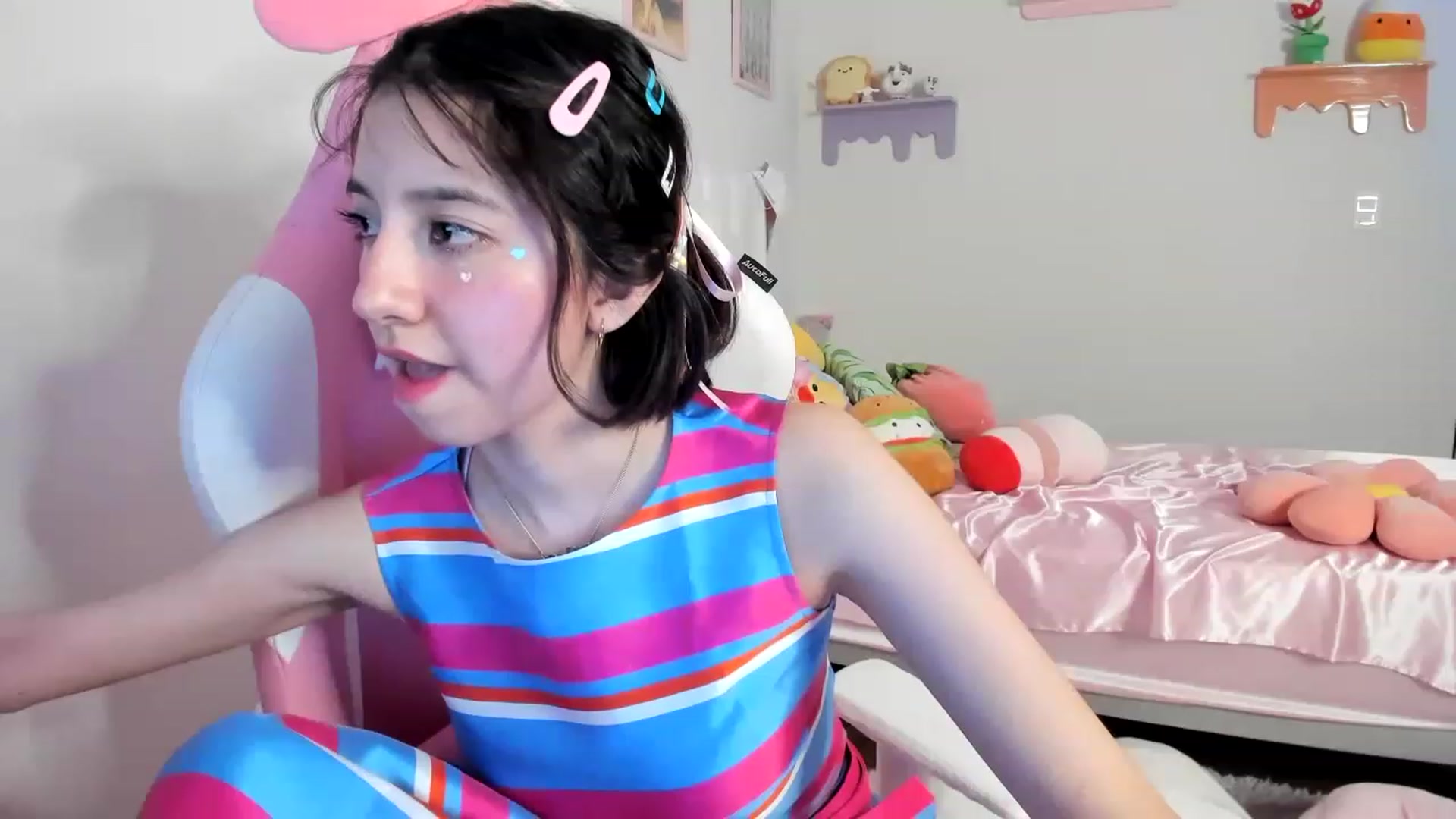 Gallery image thumbnail from Cherrycute666's myfreecams stream on, 07/24/2023, 04:31 image 8 of 20