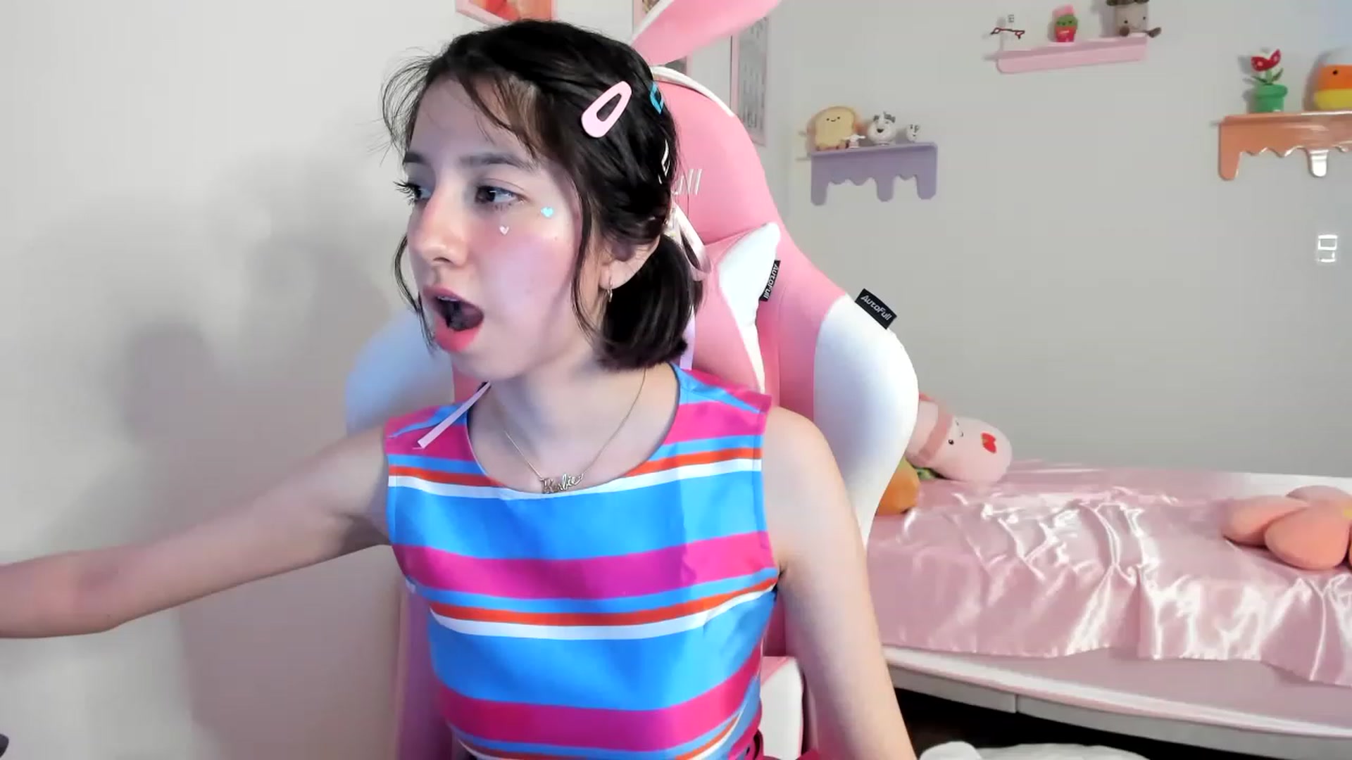 Gallery image thumbnail from Cherrycute666's myfreecams stream on, 07/24/2023, 04:31 image 2 of 20