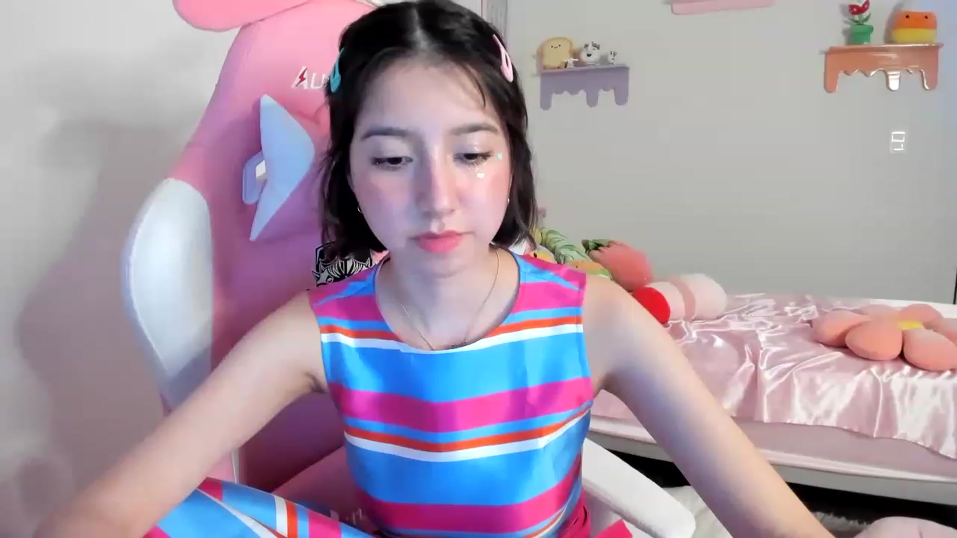 Gallery image thumbnail from Cherrycute666's myfreecams stream on, 07/24/2023, 04:31 image 9 of 20