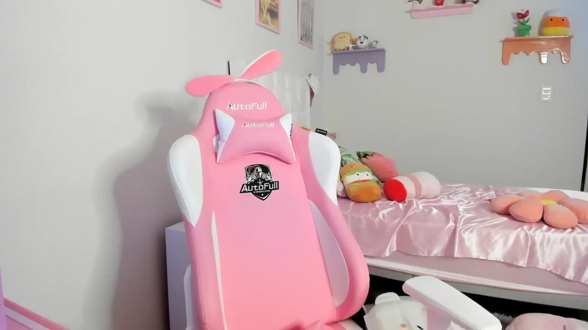 Gallery image thumbnail from Cherrycute666's myfreecams stream on, 07/24/2023, 06:27 image 20 of 20
