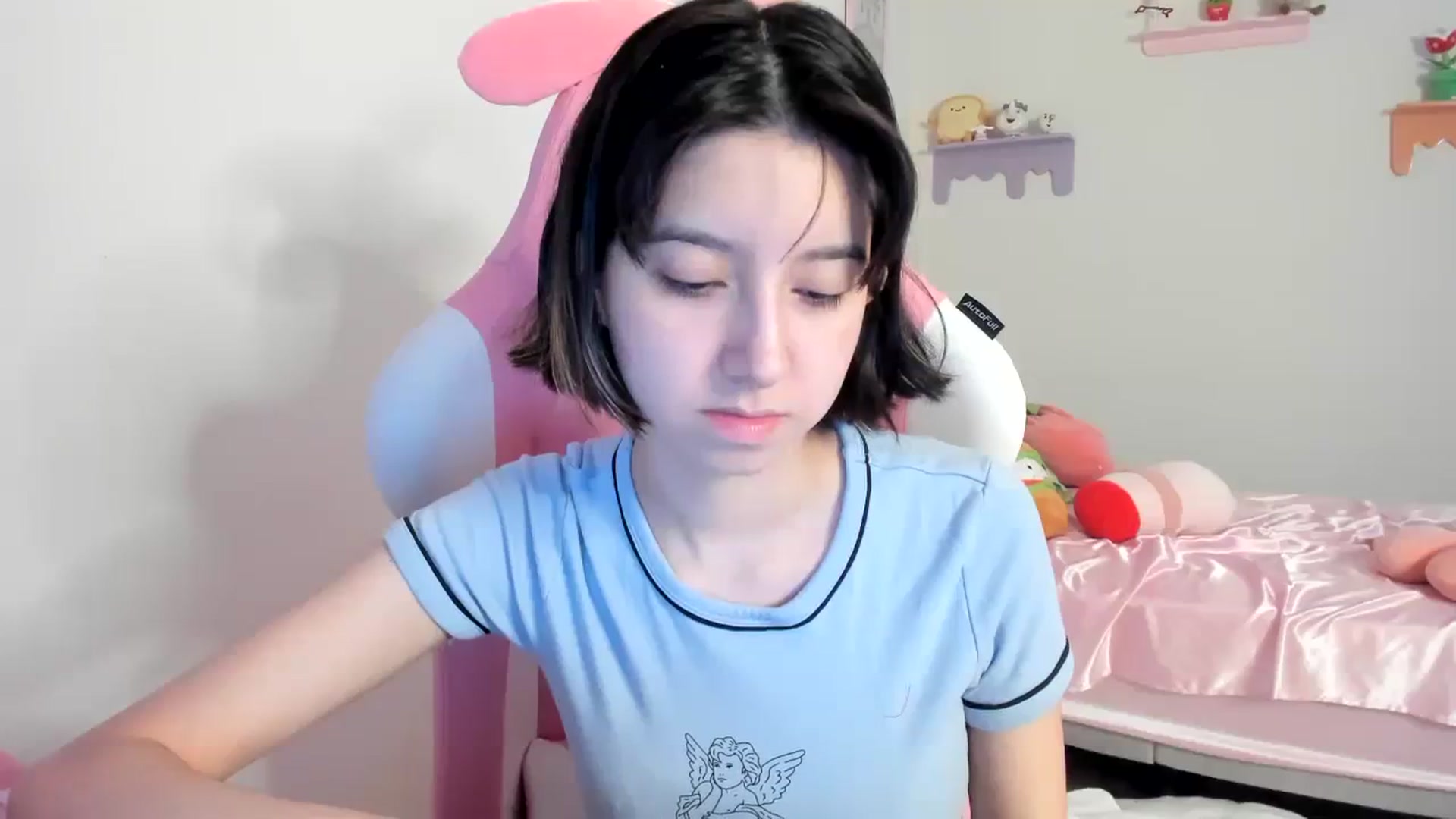 Gallery image thumbnail from Cherrycute666's myfreecams stream on, 07/24/2023, 10:09 image 4 of 20