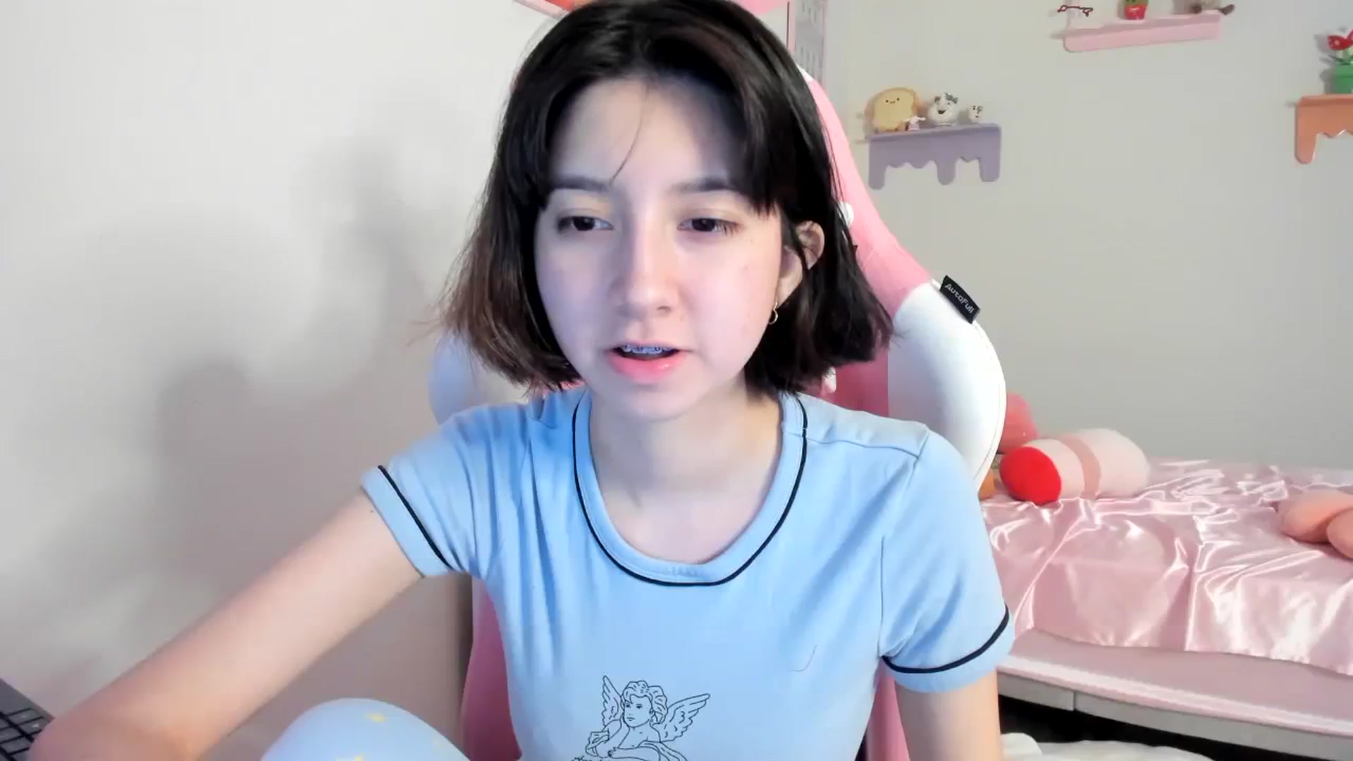 Gallery image thumbnail from Cherrycute666's myfreecams stream on, 07/24/2023, 10:09 image 14 of 20
