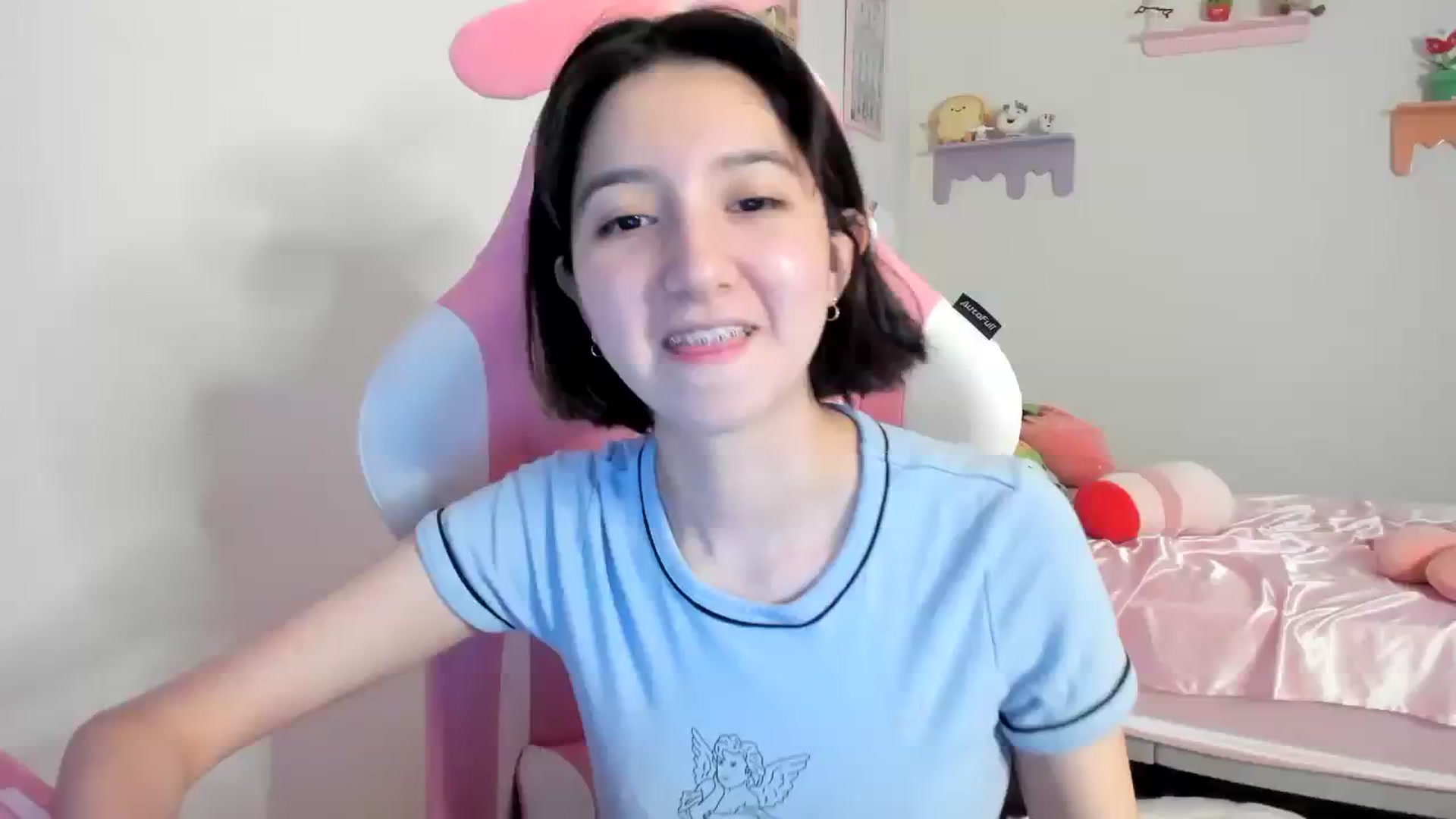 Gallery image thumbnail from Cherrycute666's myfreecams stream on, 07/24/2023, 10:09 image 2 of 20