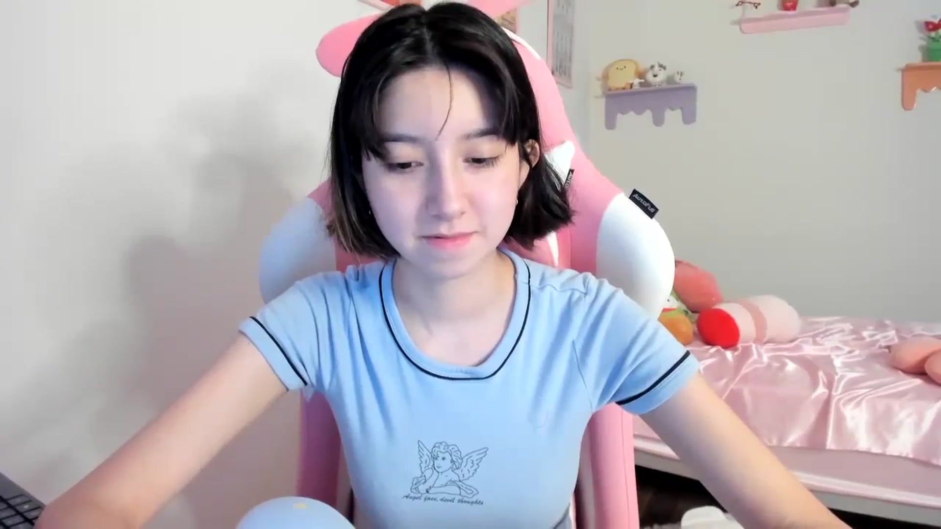 Gallery image thumbnail from Cherrycute666's myfreecams stream on, 07/24/2023, 10:09 image 7 of 20