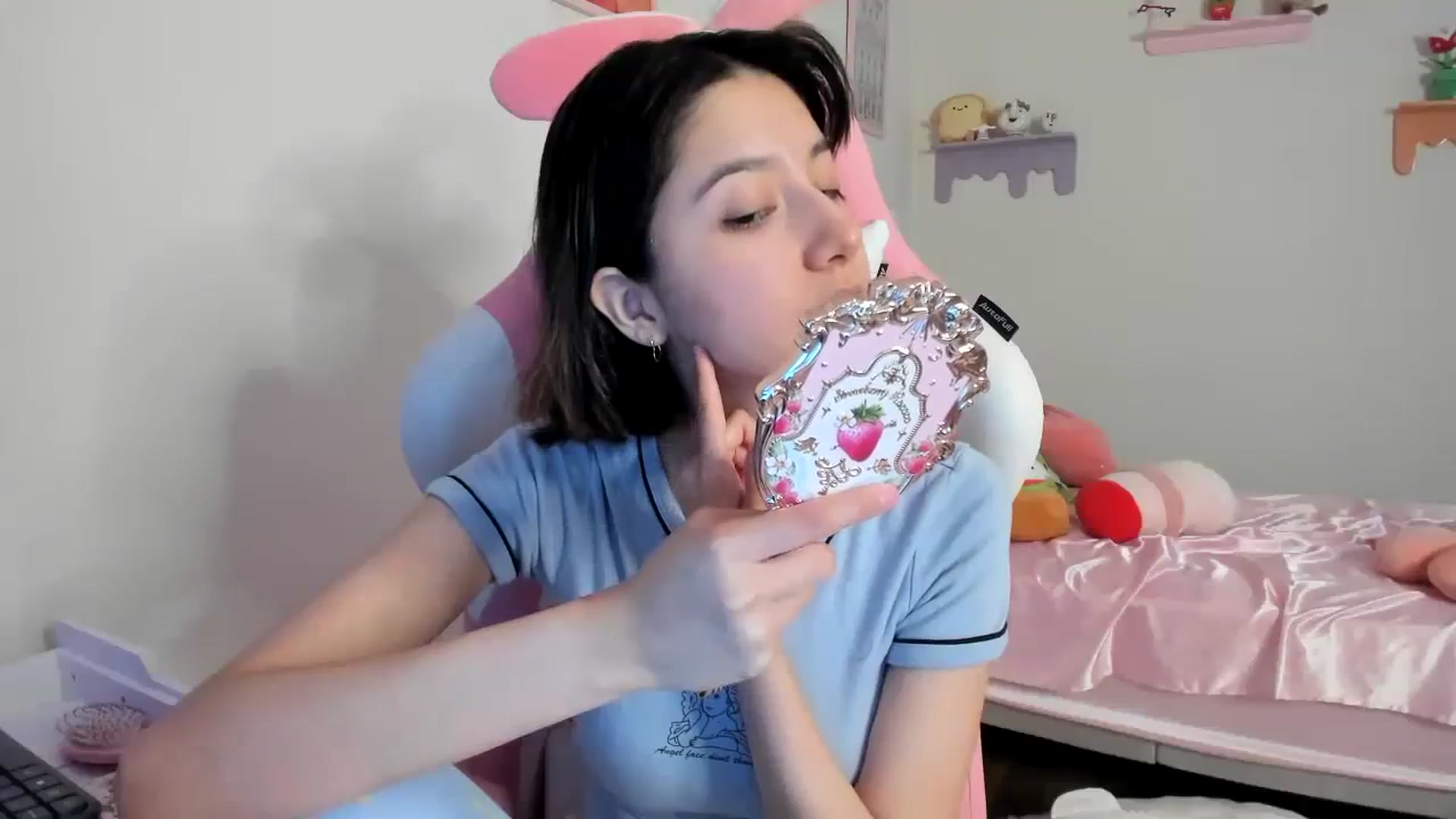 Gallery image thumbnail from Cherrycute666's myfreecams stream on, 07/24/2023, 10:09 image 8 of 20