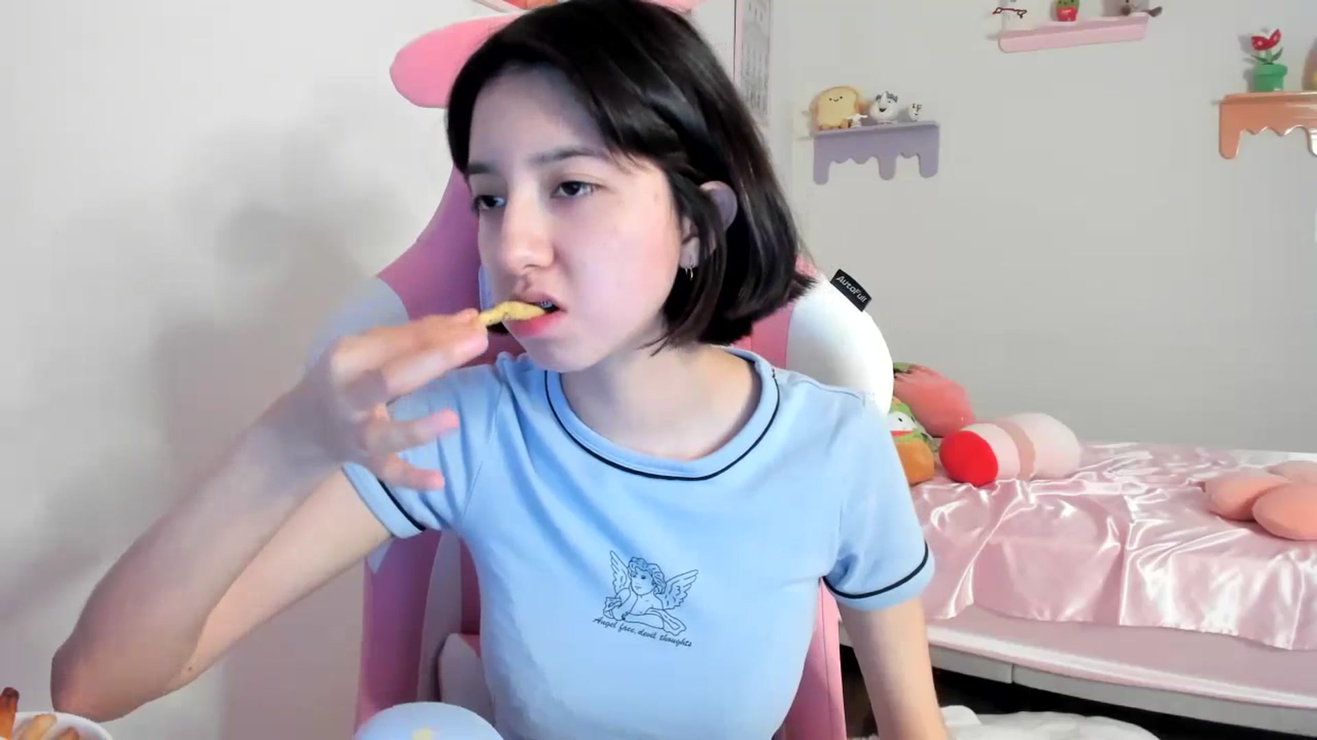Gallery image thumbnail from Cherrycute666's myfreecams stream on, 07/24/2023, 22:54 image 7 of 20