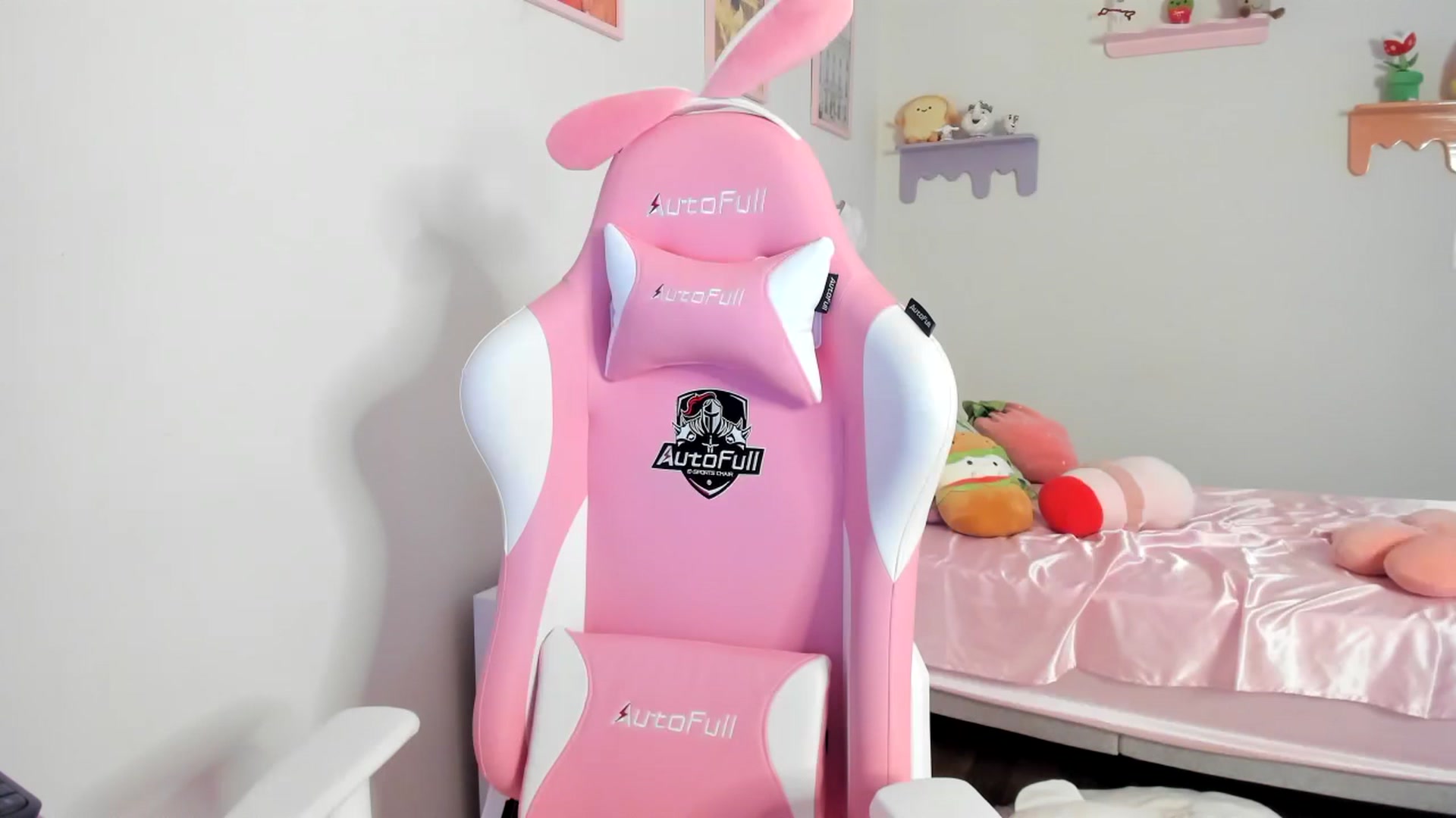 Gallery image thumbnail from Cherrycute666's myfreecams stream on, 07/24/2023, 22:54 image 5 of 20