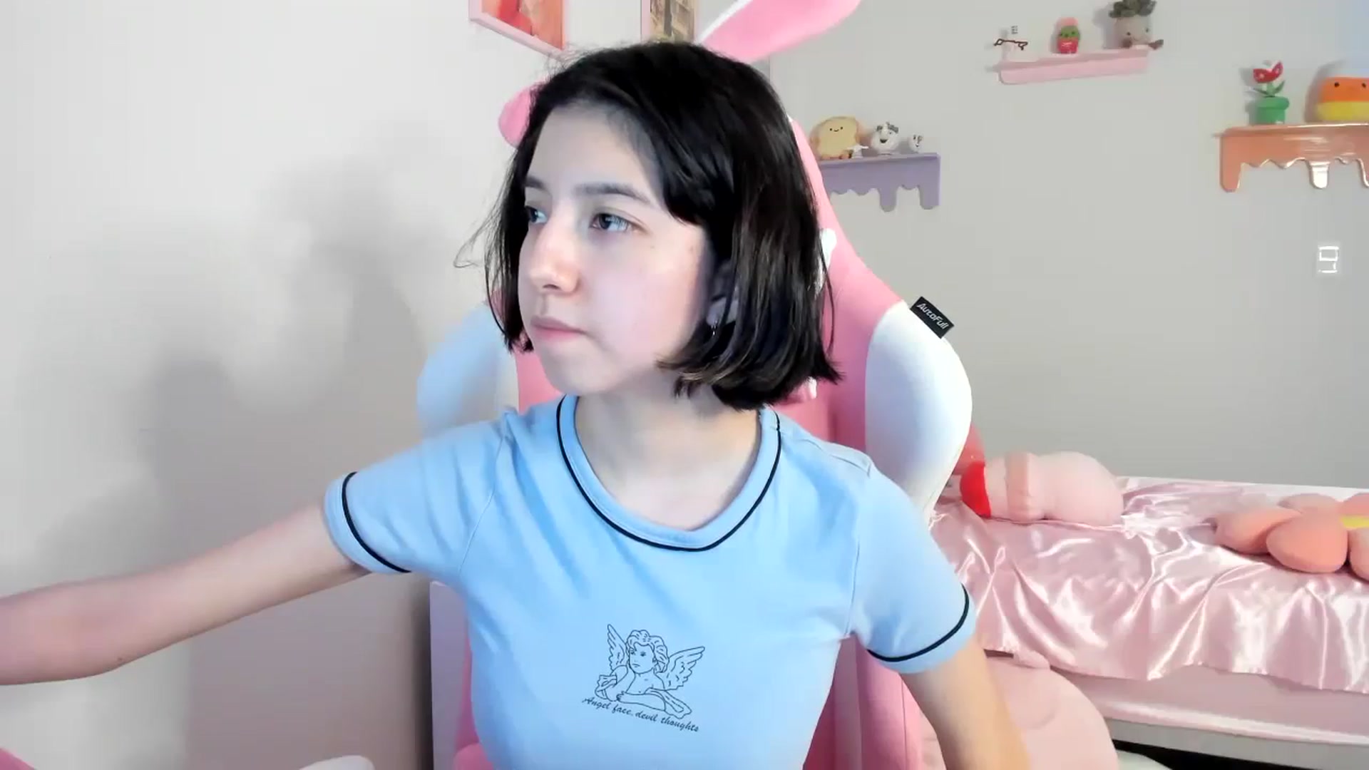 Gallery image thumbnail from Cherrycute666's myfreecams stream on, 07/25/2023, 01:14 image 17 of 20