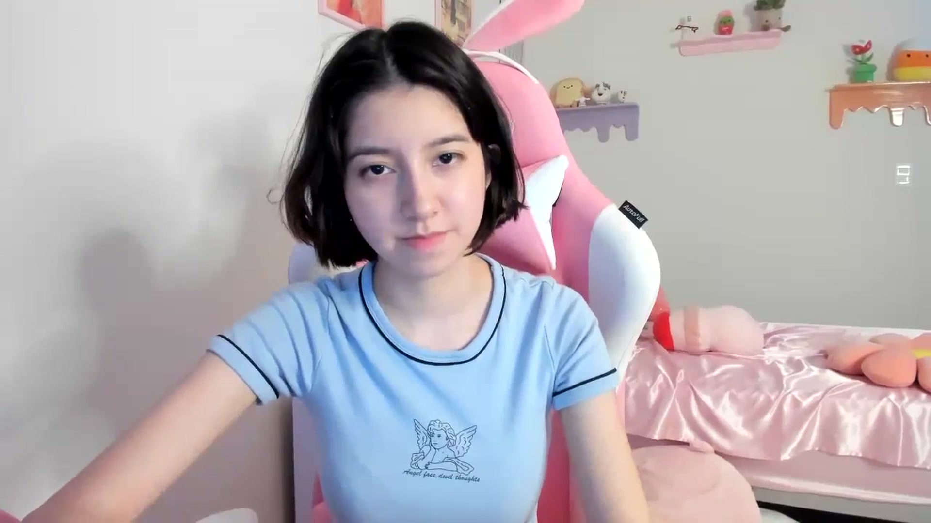 Gallery image thumbnail from Cherrycute666's myfreecams stream on, 07/25/2023, 01:14 image 15 of 20
