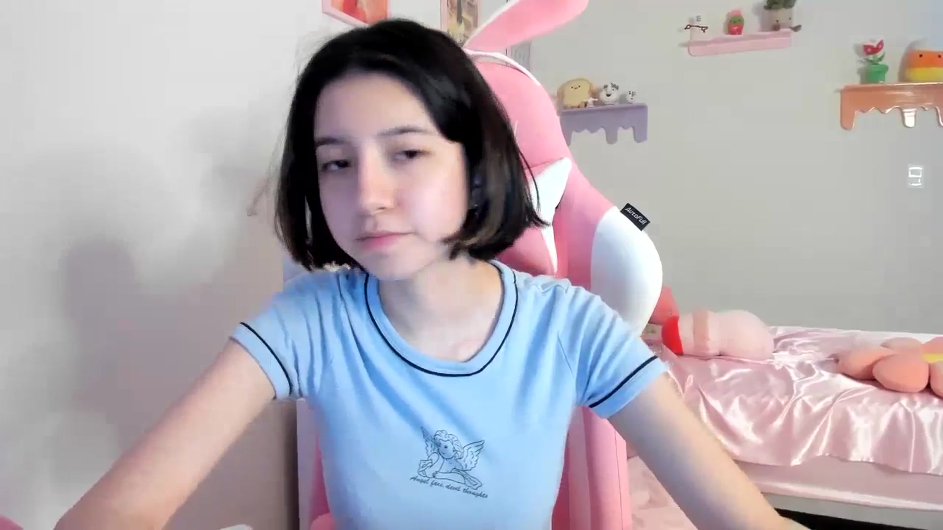 Gallery image thumbnail from Cherrycute666's myfreecams stream on, 07/25/2023, 01:14 image 18 of 20