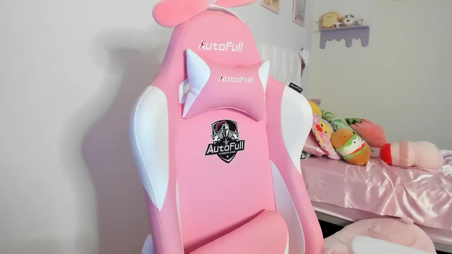 Gallery image thumbnail from Cherrycute666's myfreecams stream on, 07/25/2023, 02:00 image 7 of 20