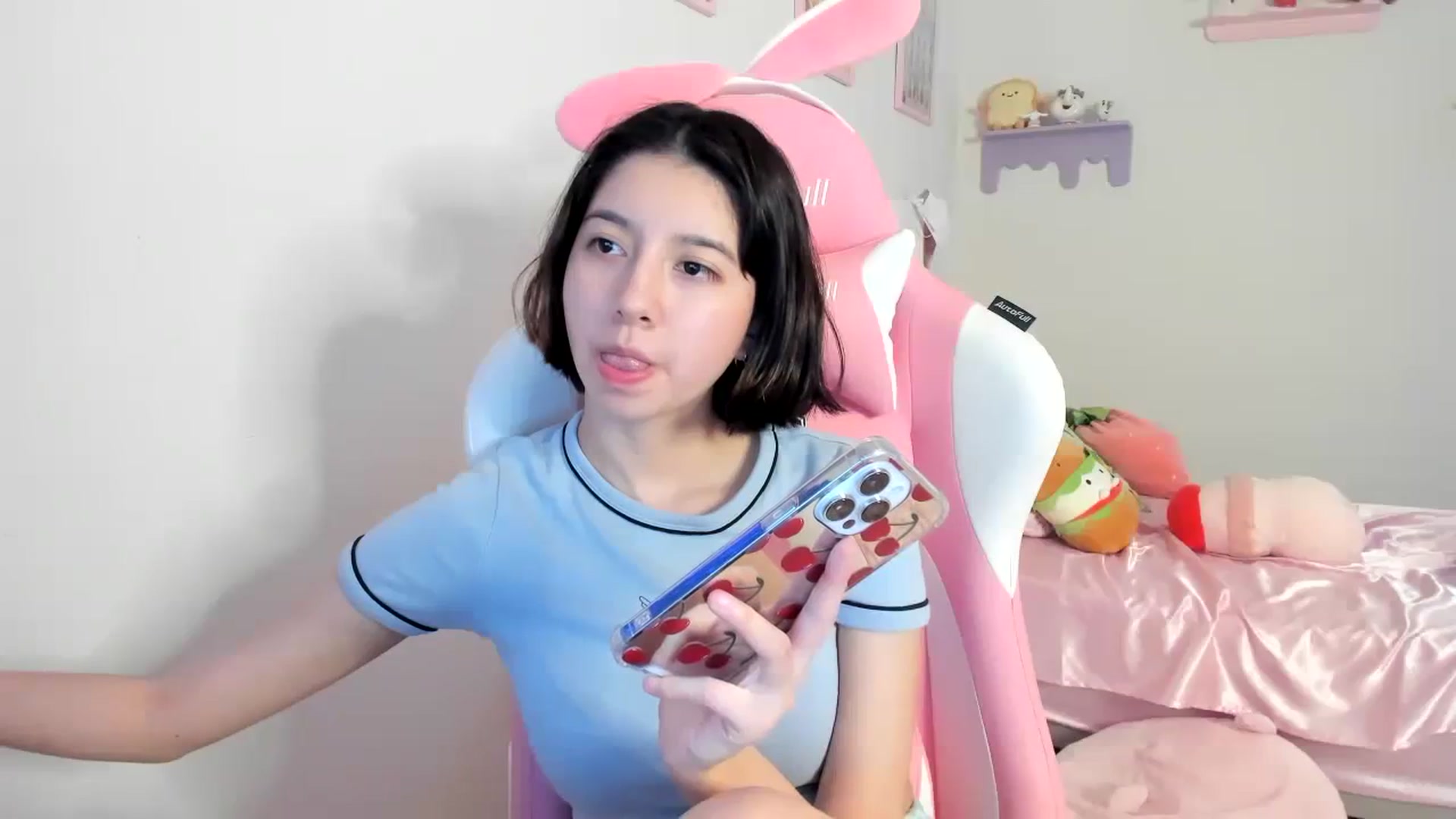 Gallery image thumbnail from Cherrycute666's myfreecams stream on, 07/25/2023, 02:00 image 10 of 20