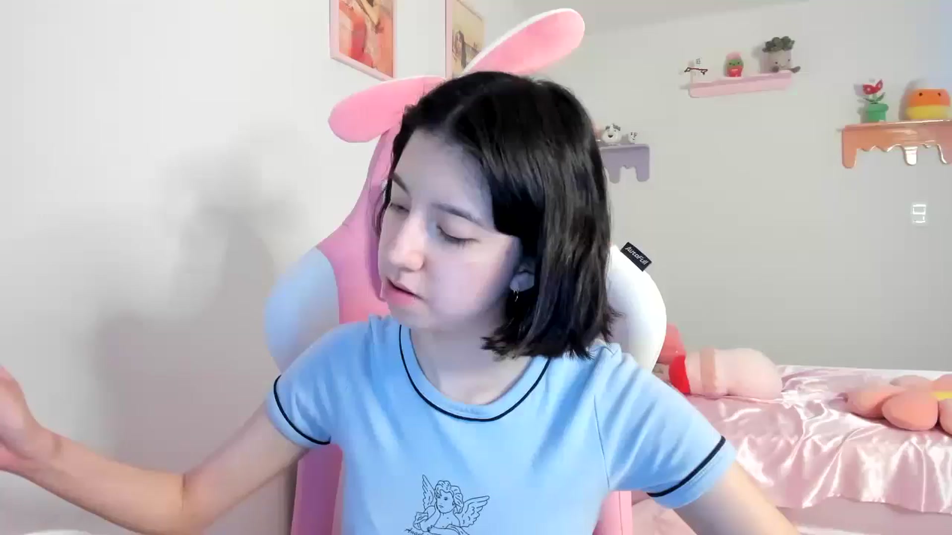 Gallery image thumbnail from Cherrycute666's myfreecams stream on, 07/25/2023, 02:00 image 1 of 20