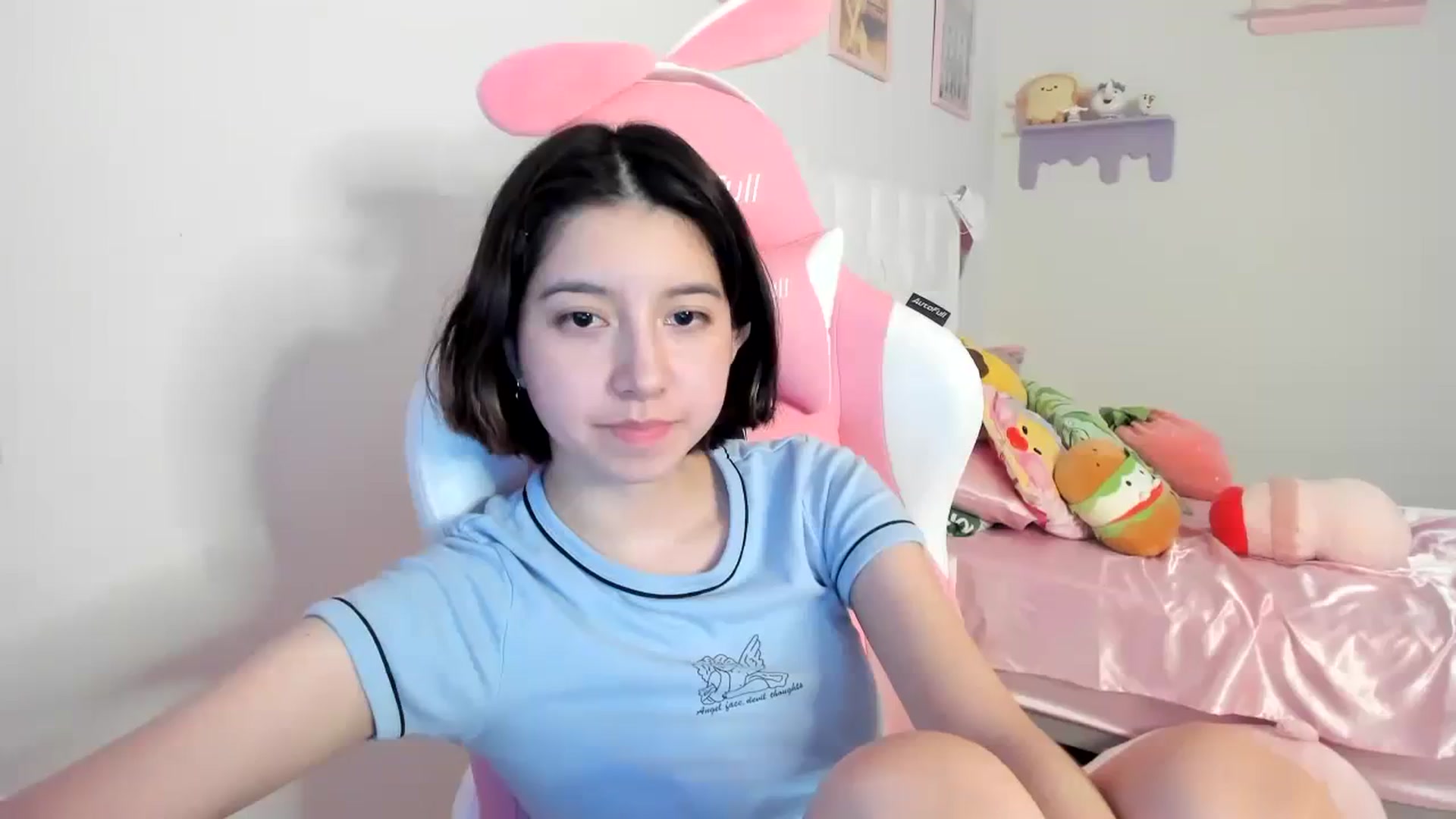 Gallery image thumbnail from Cherrycute666's myfreecams stream on, 07/25/2023, 02:00 image 17 of 20