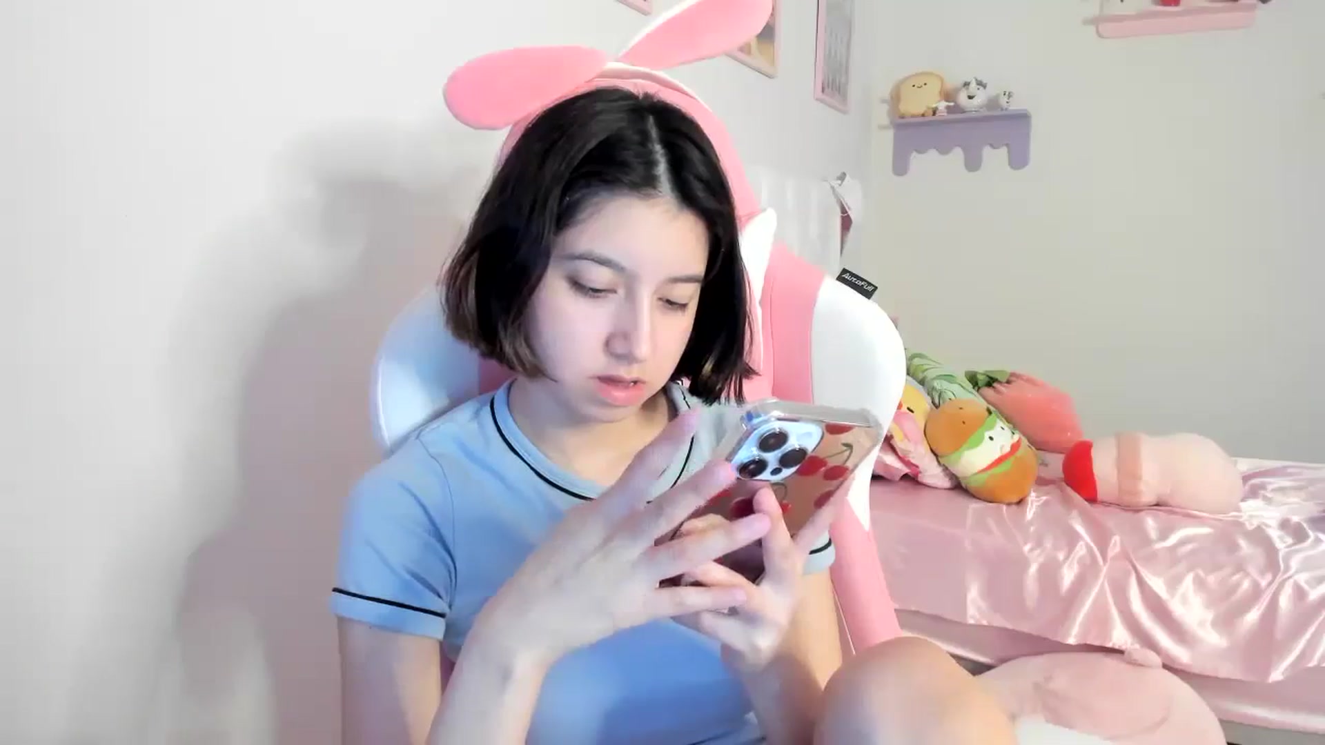 Gallery image thumbnail from Cherrycute666's myfreecams stream on, 07/25/2023, 02:00 image 11 of 20