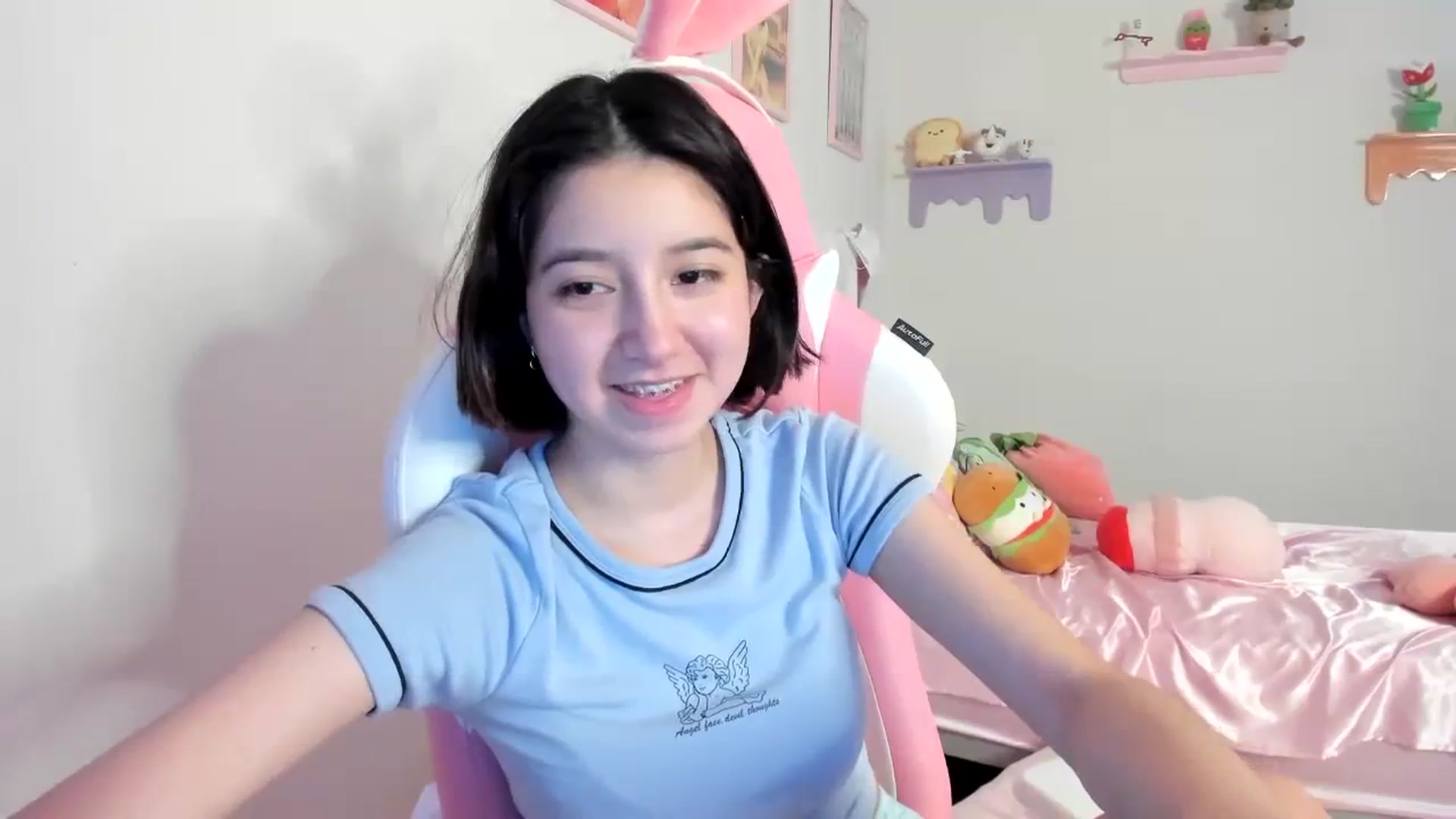 Gallery image thumbnail from Cherrycute666's myfreecams stream on, 07/25/2023, 04:46 image 5 of 20