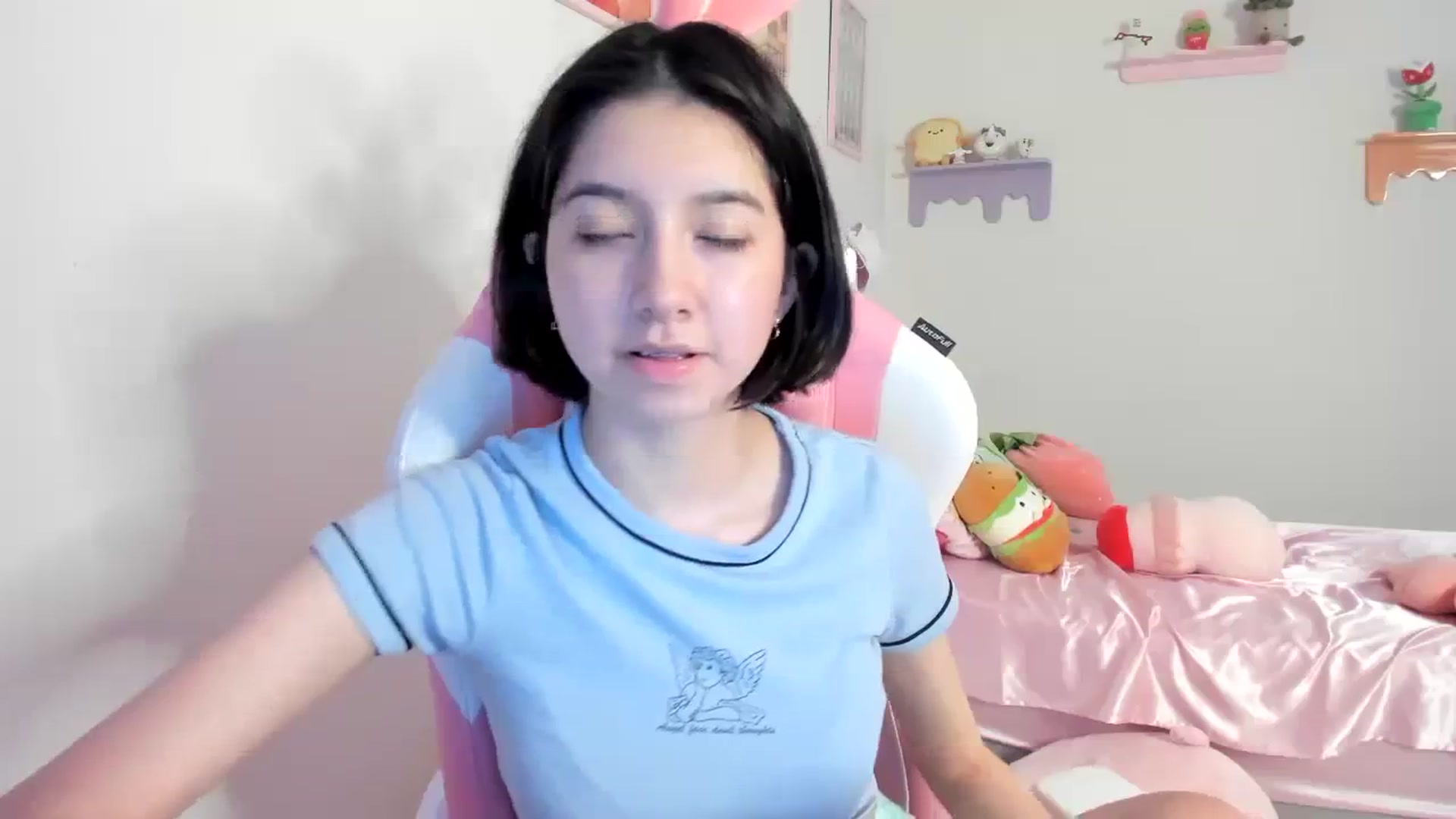 Gallery image thumbnail from Cherrycute666's myfreecams stream on, 07/25/2023, 04:46 image 4 of 20