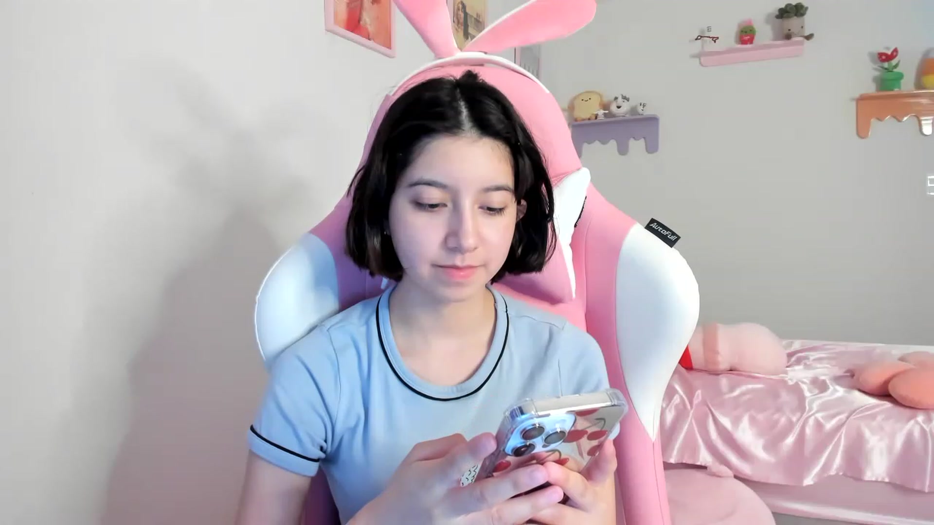 Gallery image thumbnail from Cherrycute666's myfreecams stream on, 07/25/2023, 04:46 image 19 of 20