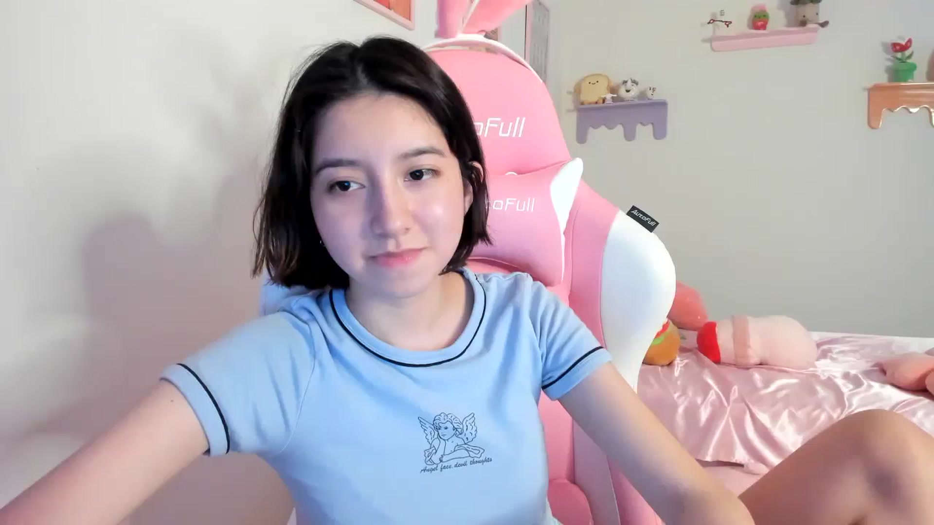 Gallery image thumbnail from Cherrycute666's myfreecams stream on, 07/25/2023, 04:46 image 1 of 20