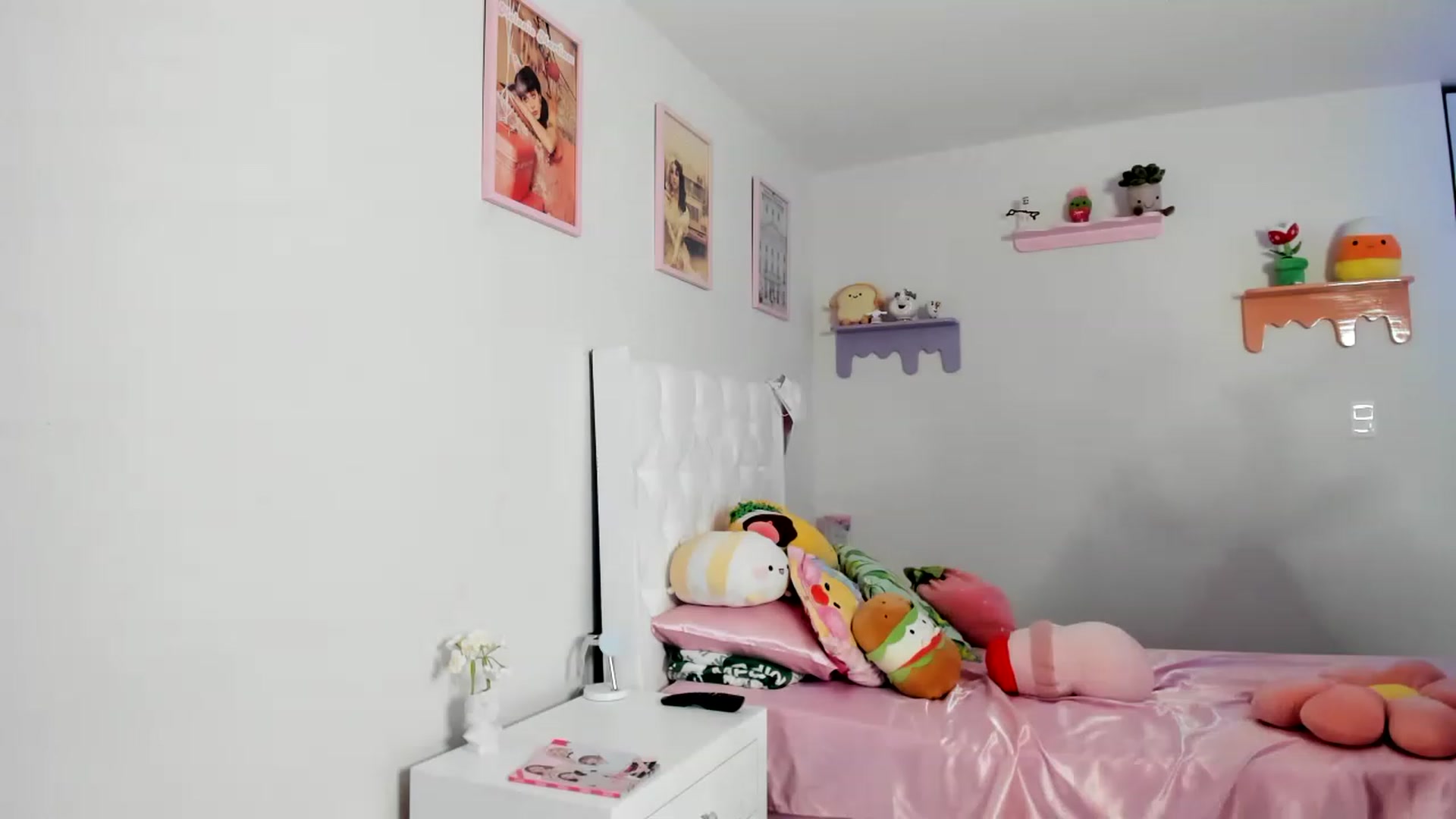 Gallery image thumbnail from Cherrycute666's myfreecams stream on, 07/25/2023, 06:25 image 14 of 20