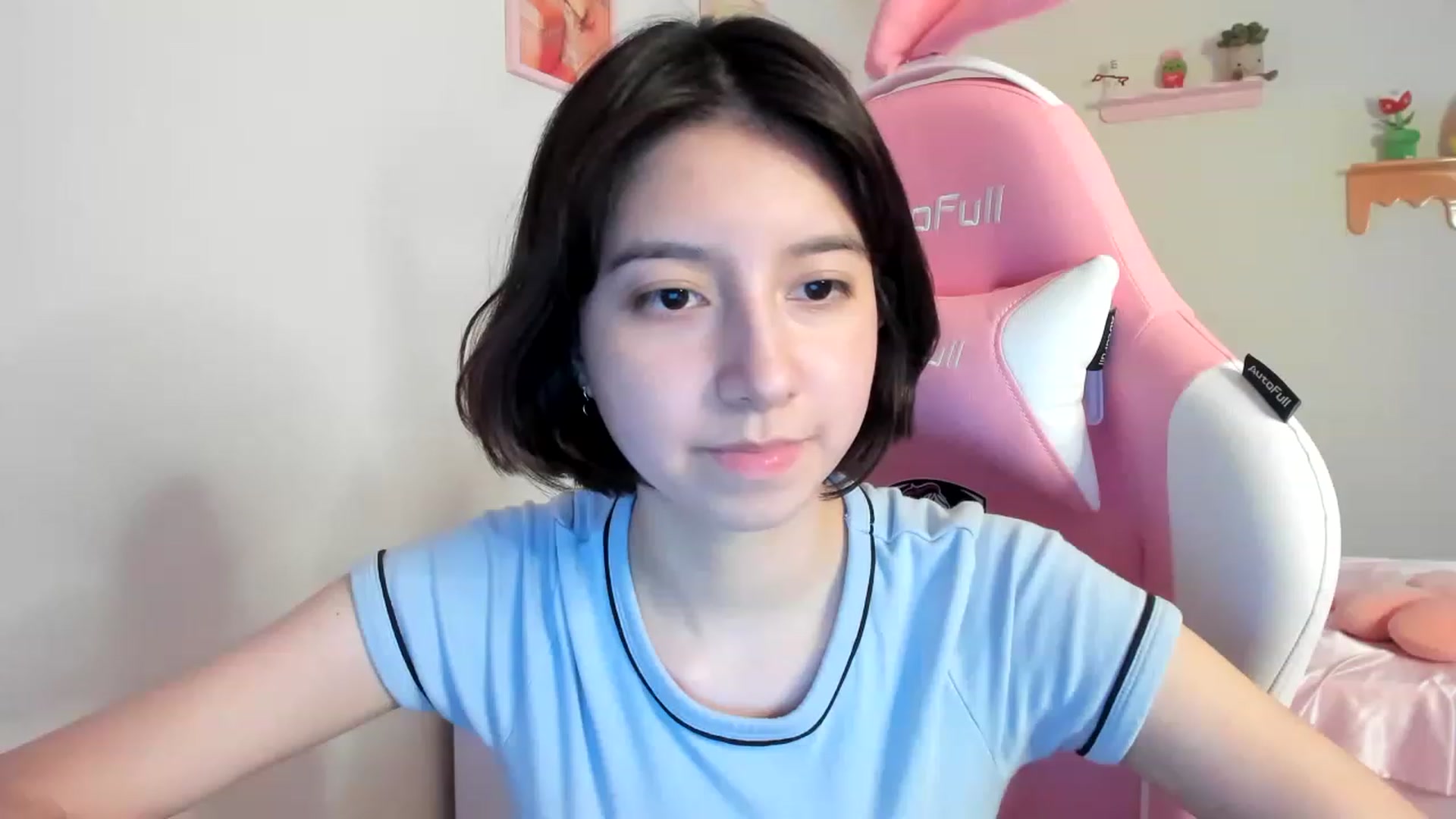 Gallery image thumbnail from Cherrycute666's myfreecams stream on, 07/25/2023, 06:58 image 14 of 20