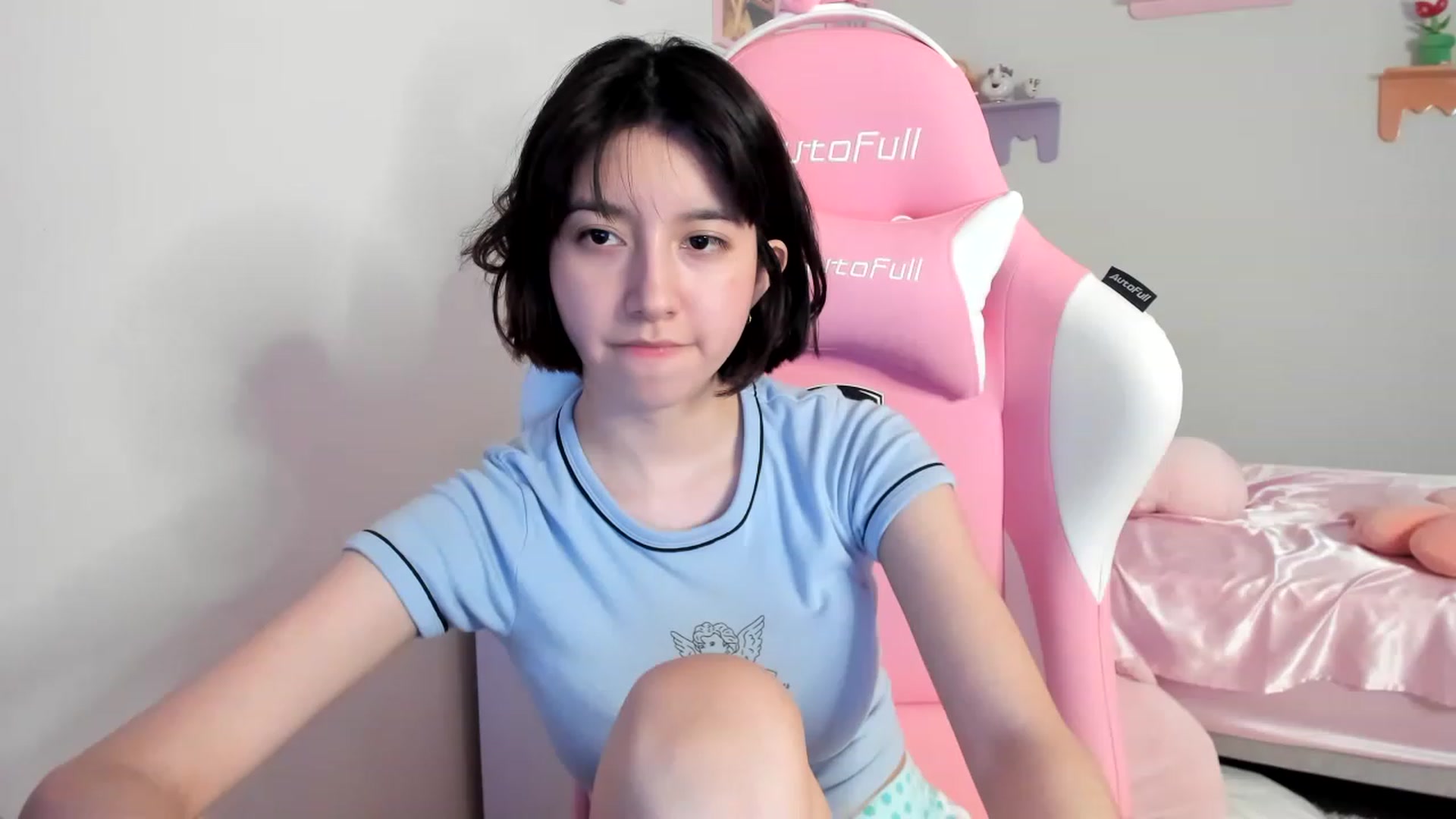 Gallery image thumbnail from Cherrycute666's myfreecams stream on, 07/25/2023, 06:58 image 1 of 20