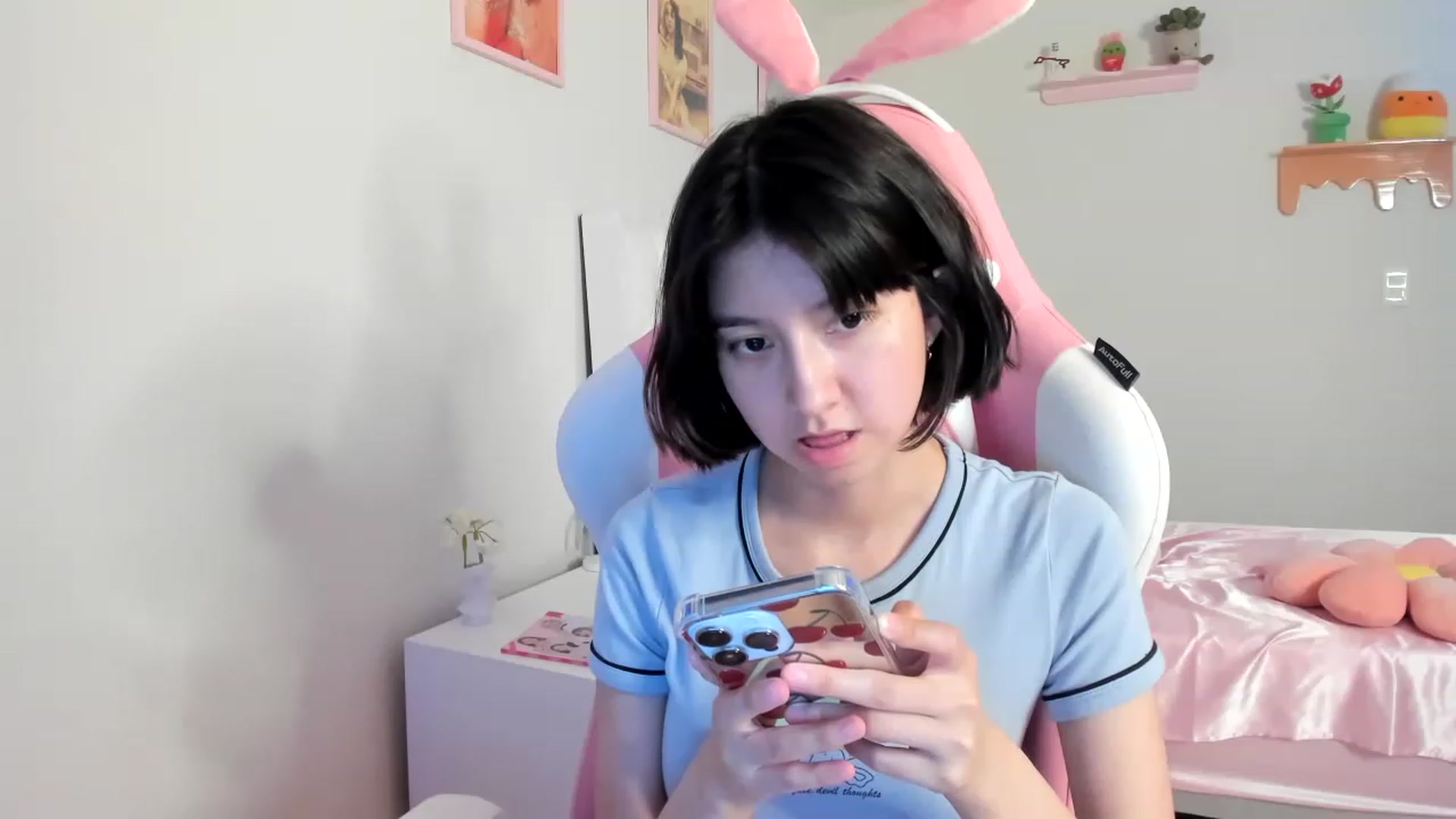 Gallery image thumbnail from Cherrycute666's myfreecams stream on, 07/25/2023, 07:34 image 11 of 20