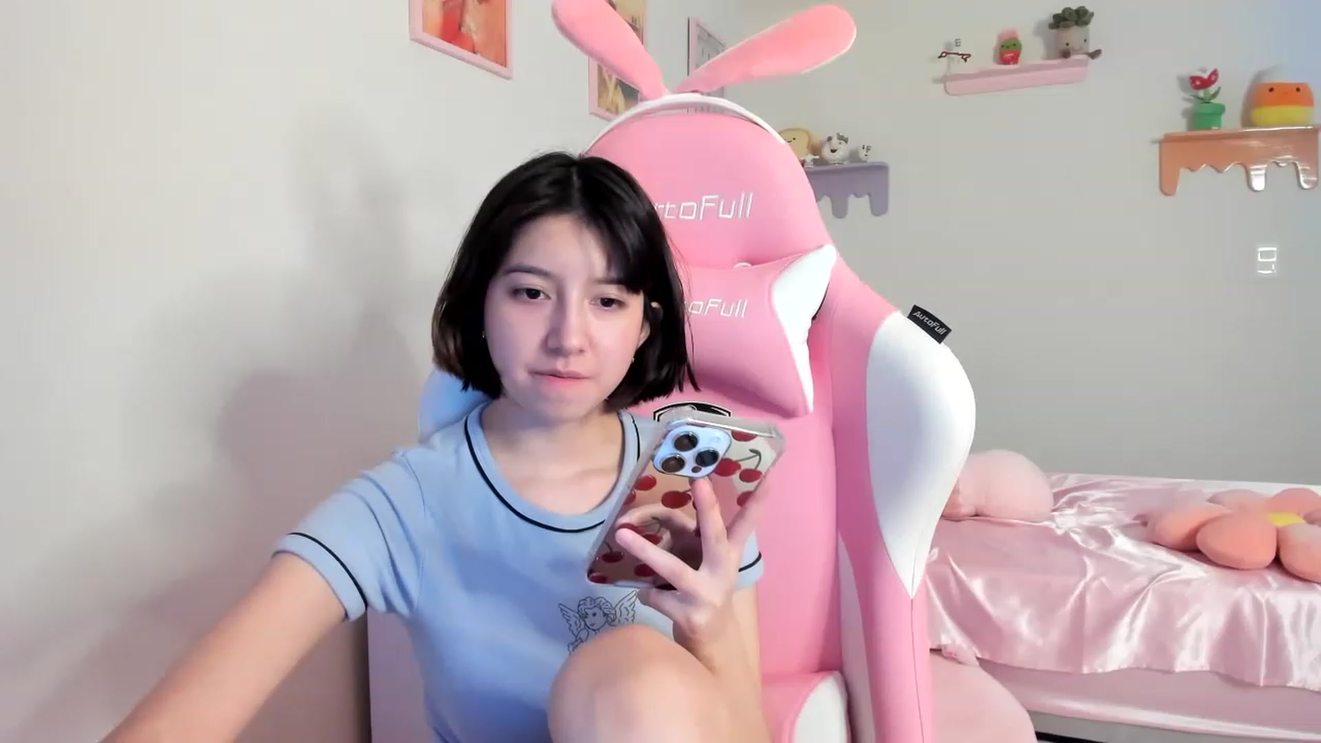 Gallery image thumbnail from Cherrycute666's myfreecams stream on, 07/25/2023, 07:34 image 15 of 20