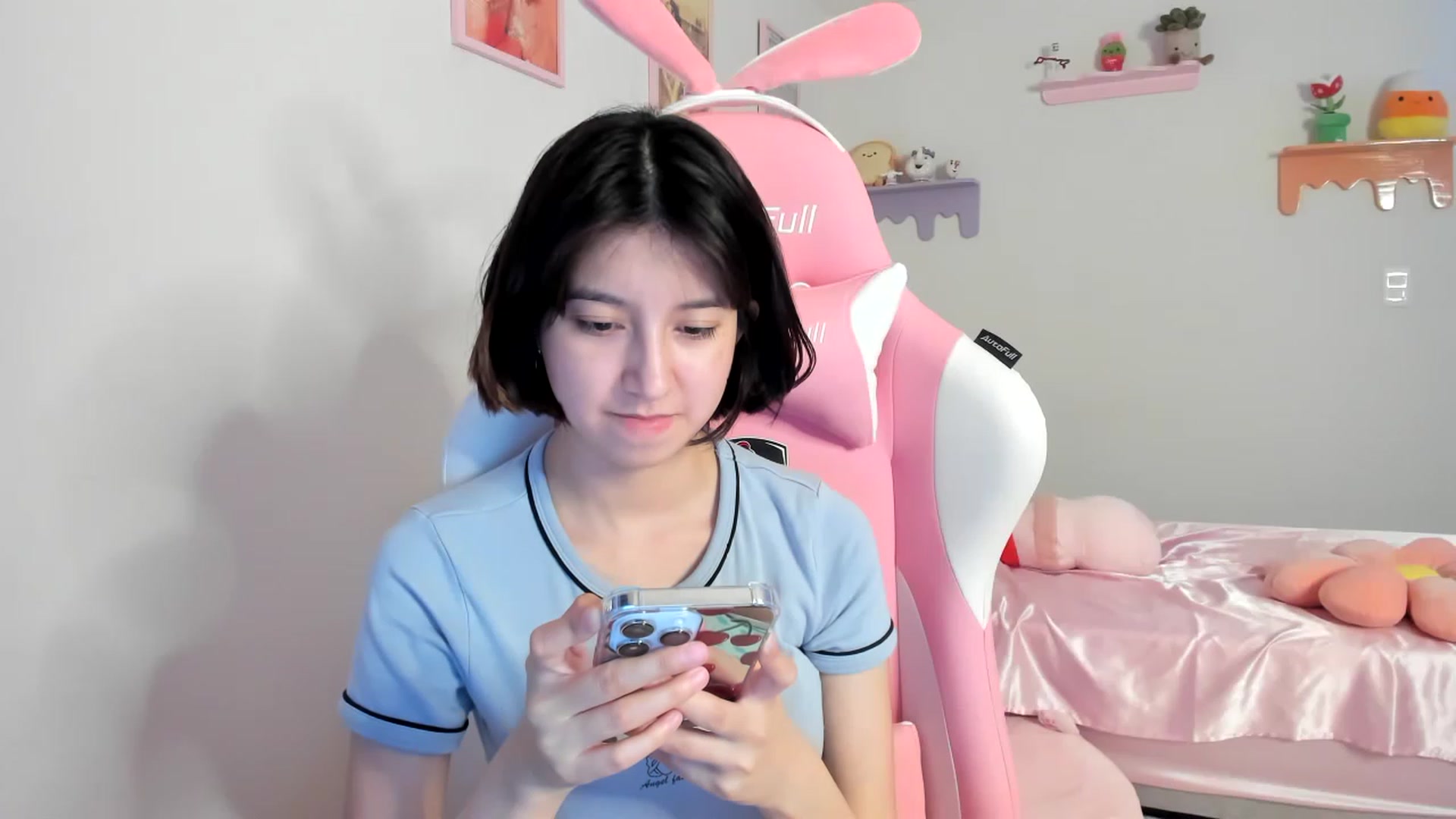 Gallery image thumbnail from Cherrycute666's myfreecams stream on, 07/25/2023, 07:34 image 7 of 20