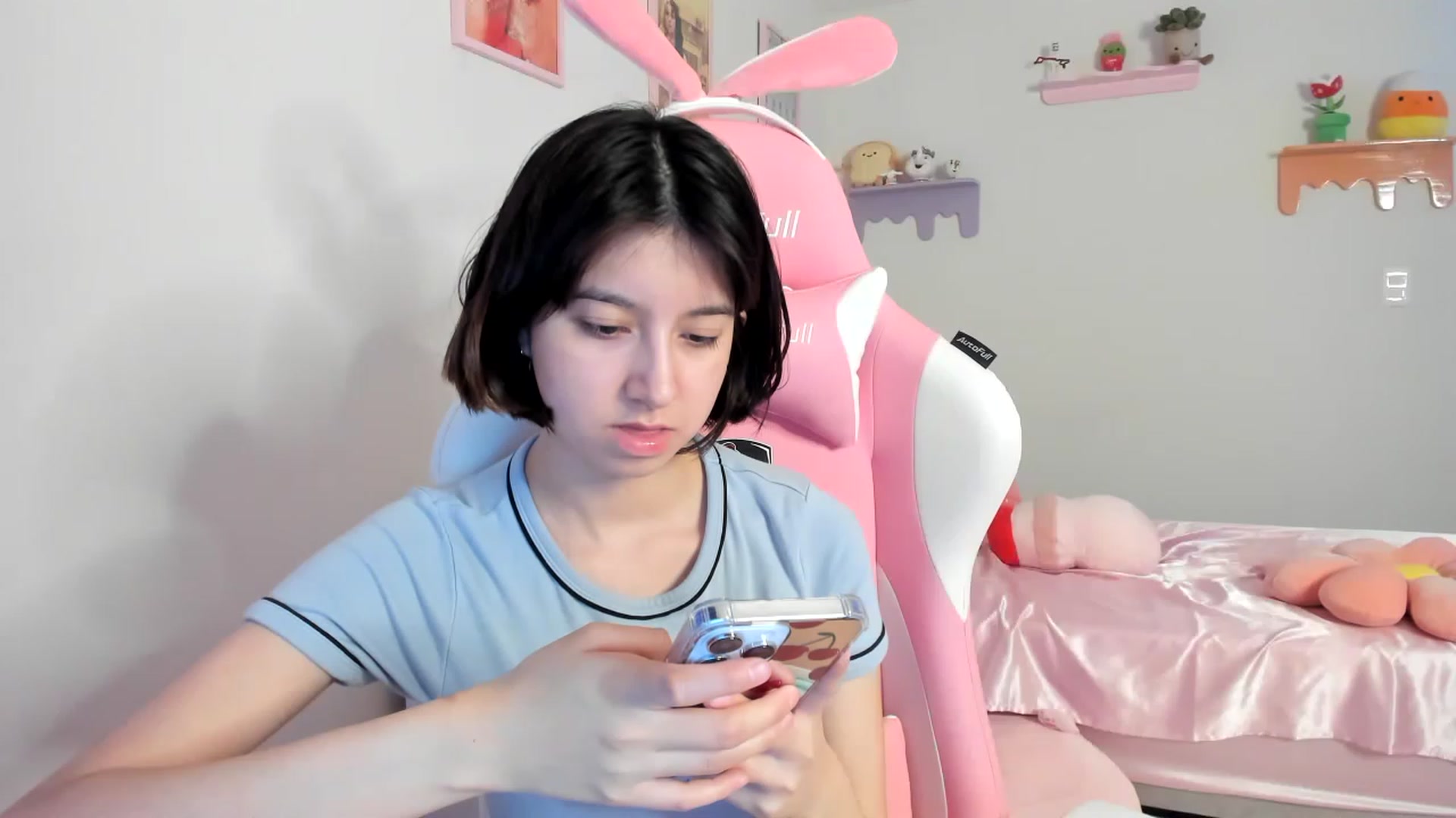 Gallery image thumbnail from Cherrycute666's myfreecams stream on, 07/25/2023, 07:34 image 6 of 20