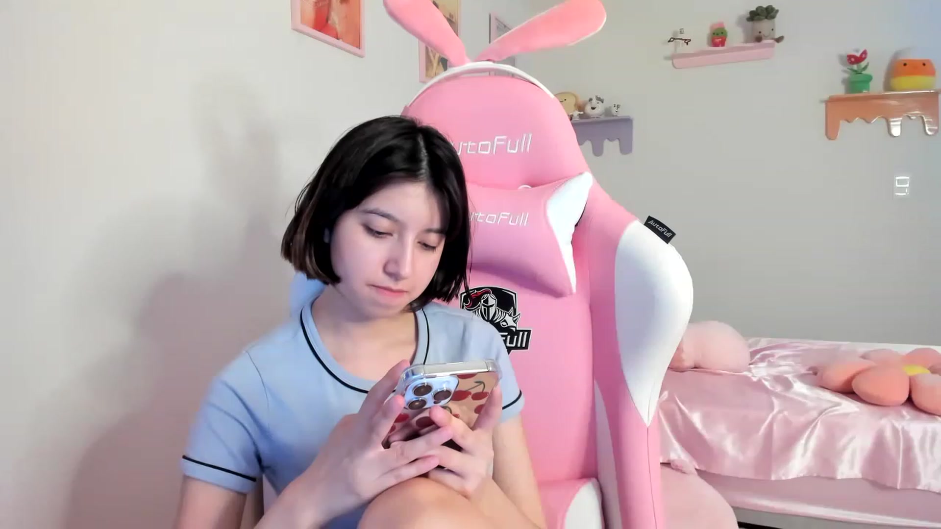Gallery image thumbnail from Cherrycute666's myfreecams stream on, 07/25/2023, 07:34 image 19 of 20